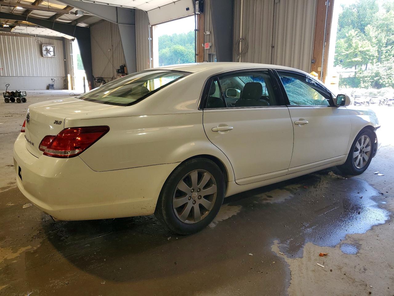2007 Toyota Avalon Xls White vin: 4T1BK36B17U238628