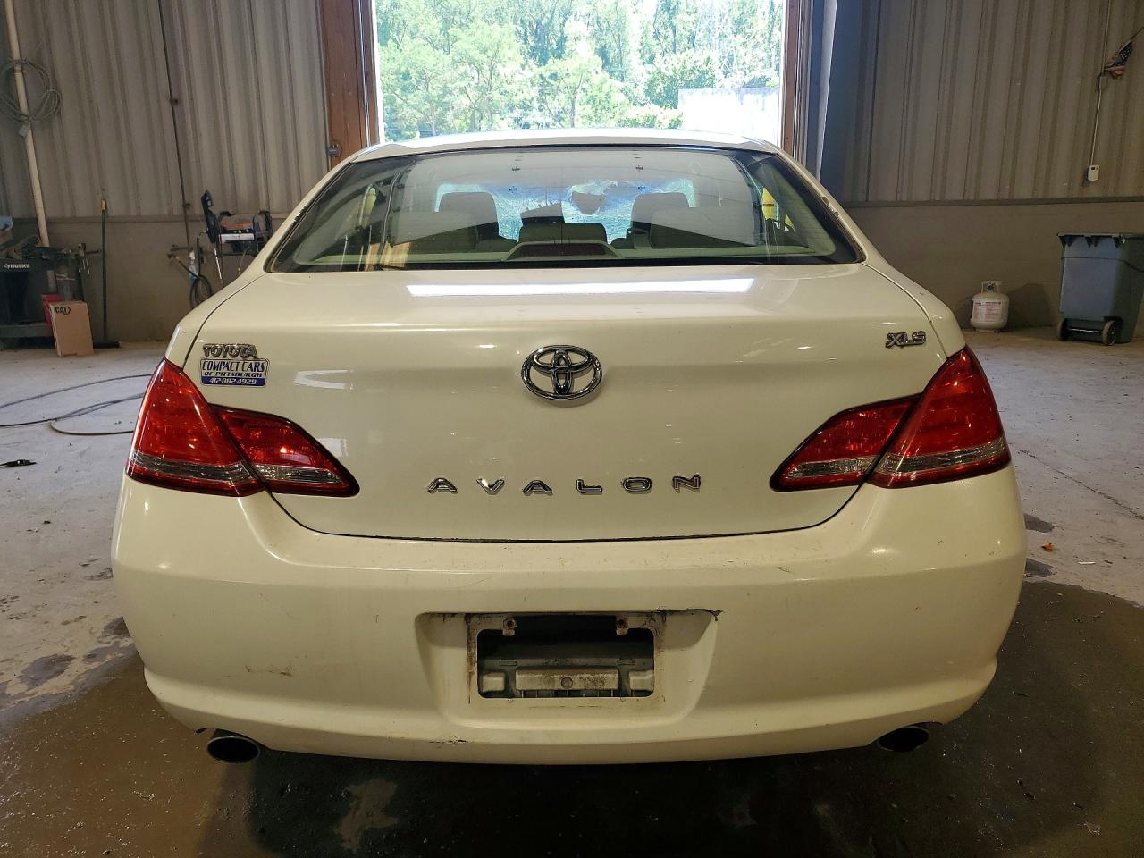 2007 Toyota Avalon Xls White vin: 4T1BK36B17U238628