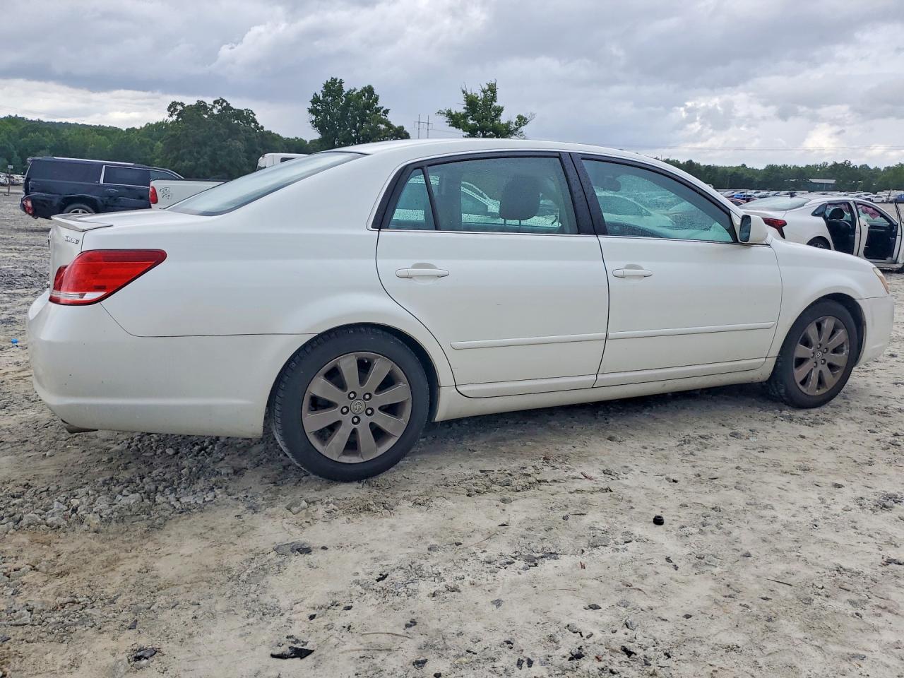 2007 Toyota Avalon Touring White vin: 4T1BK36B17U243022