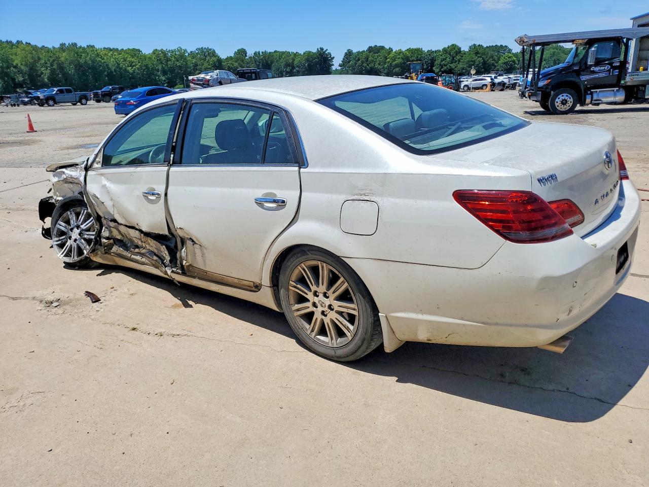 2008 Toyota Avalon Limited White vin: 4T1BK36B18U318805