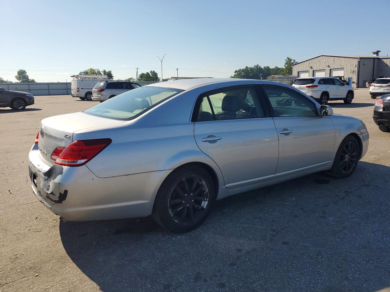 2005 Toyota Avalon Xls Silver vin: 4T1BK36B25U007718