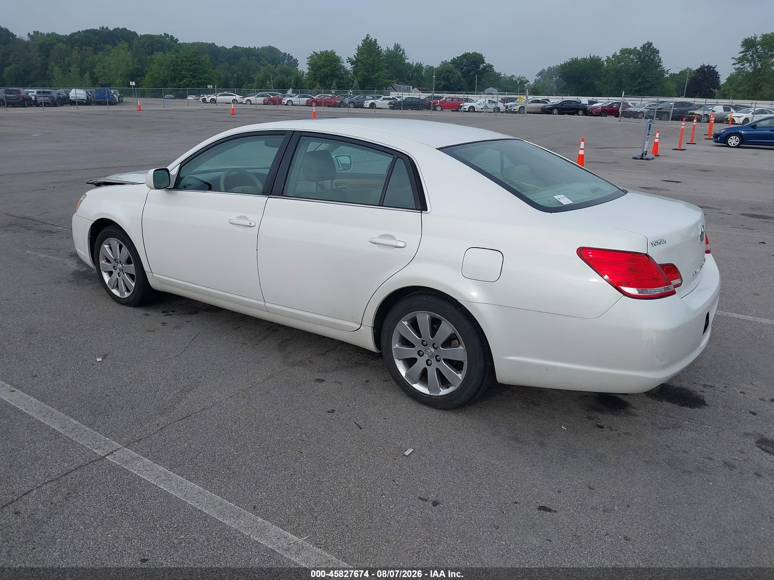 2005 Toyota Avalon Xls Белый vin: 4T1BK36B25U028164