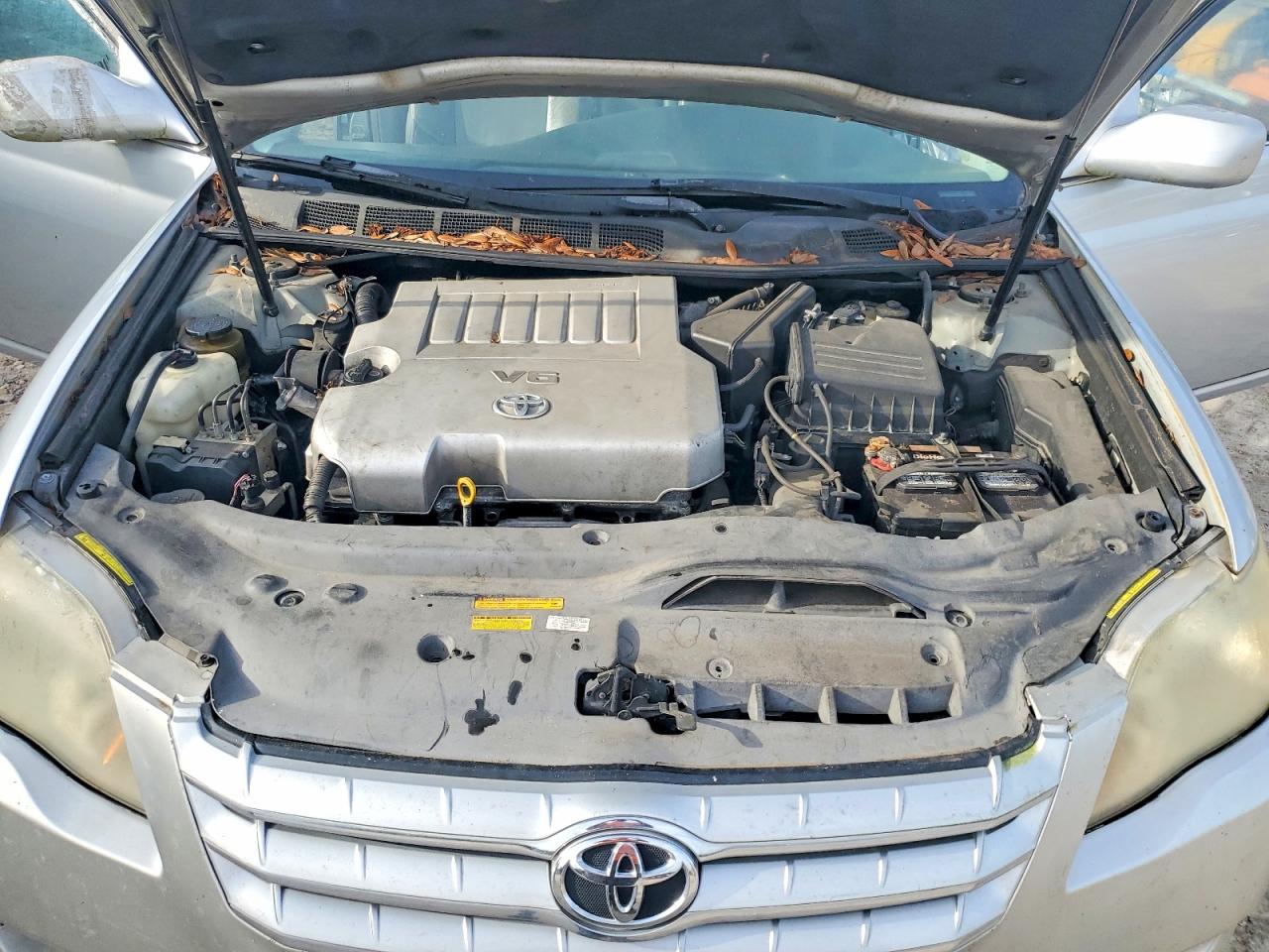 2005 Toyota Avalon Limited Silver vin: 4T1BK36B25U047183