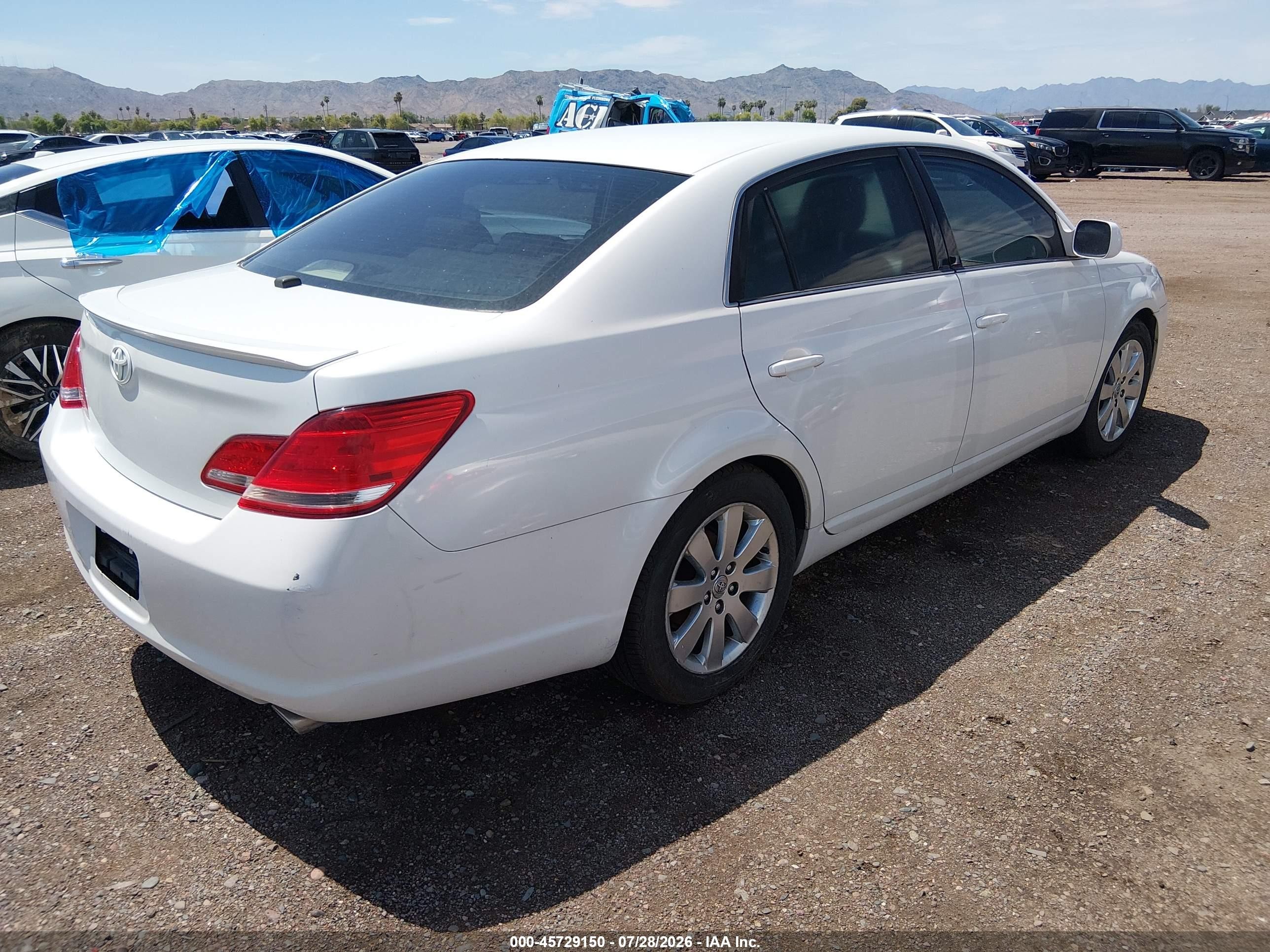 2006 Toyota Avalon Xls White vin: 4T1BK36B26U083201