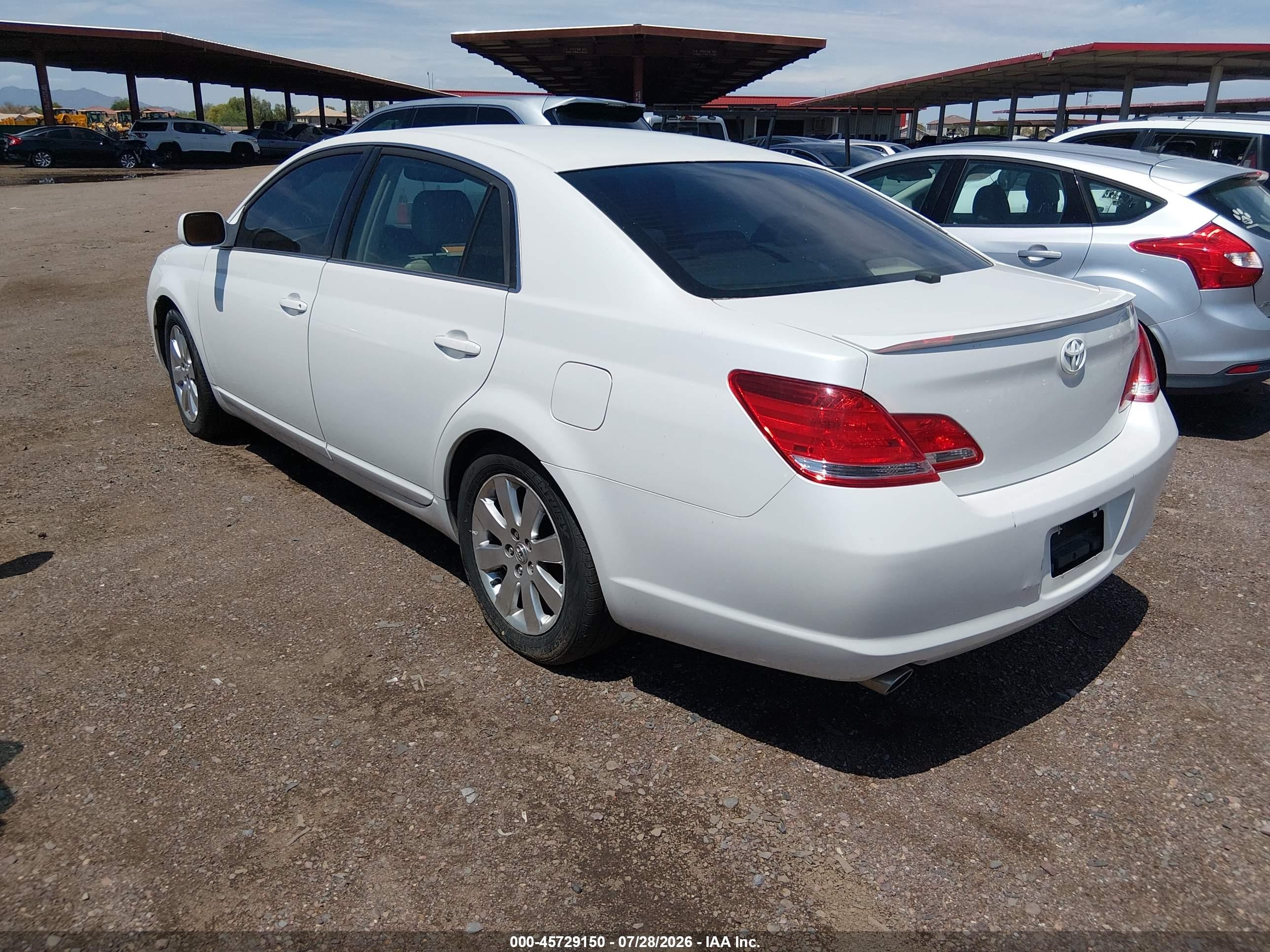 2006 Toyota Avalon Xls White vin: 4T1BK36B26U083201
