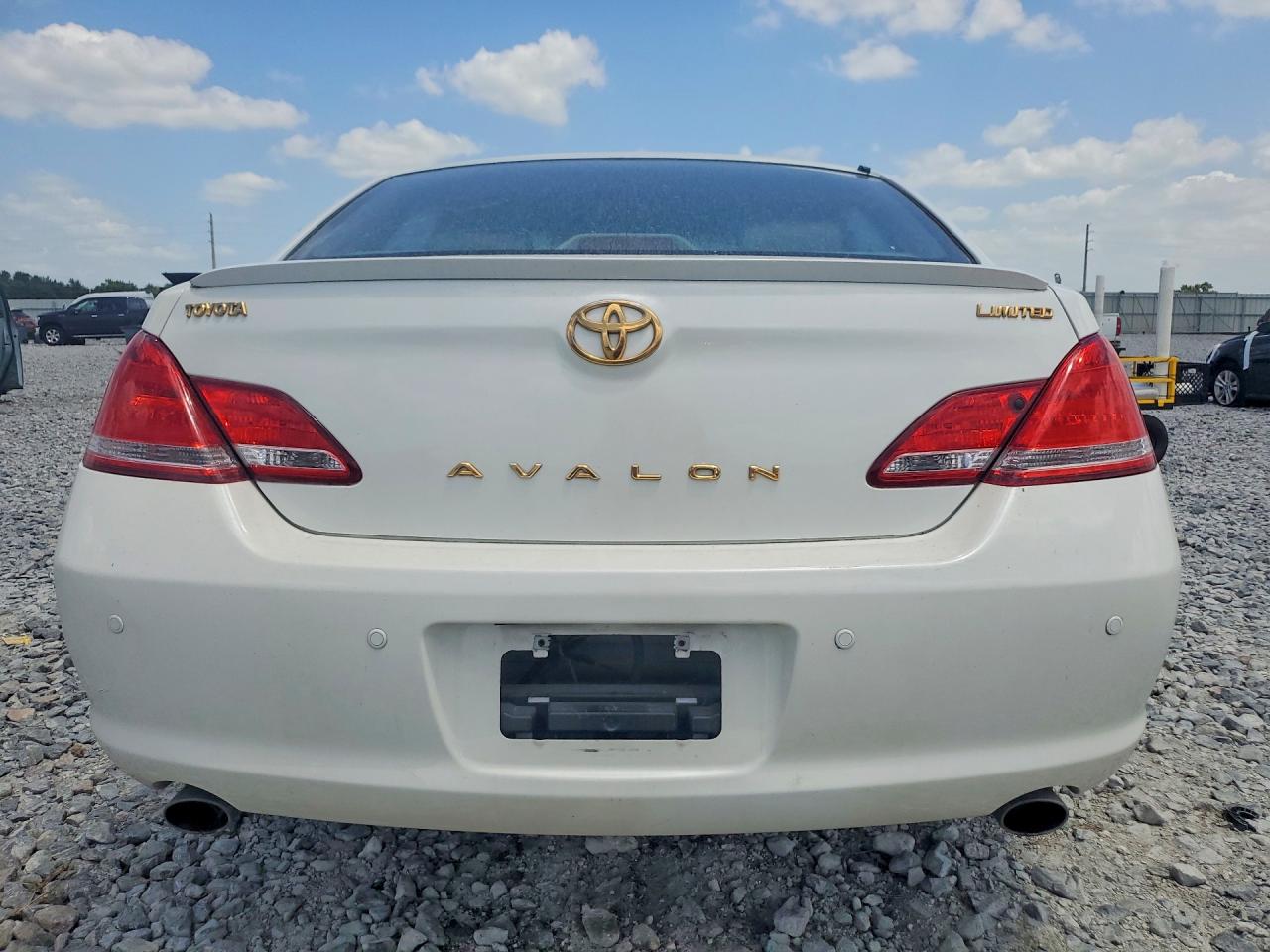 2006 Toyota Avalon Limited White vin: 4T1BK36B26U111661