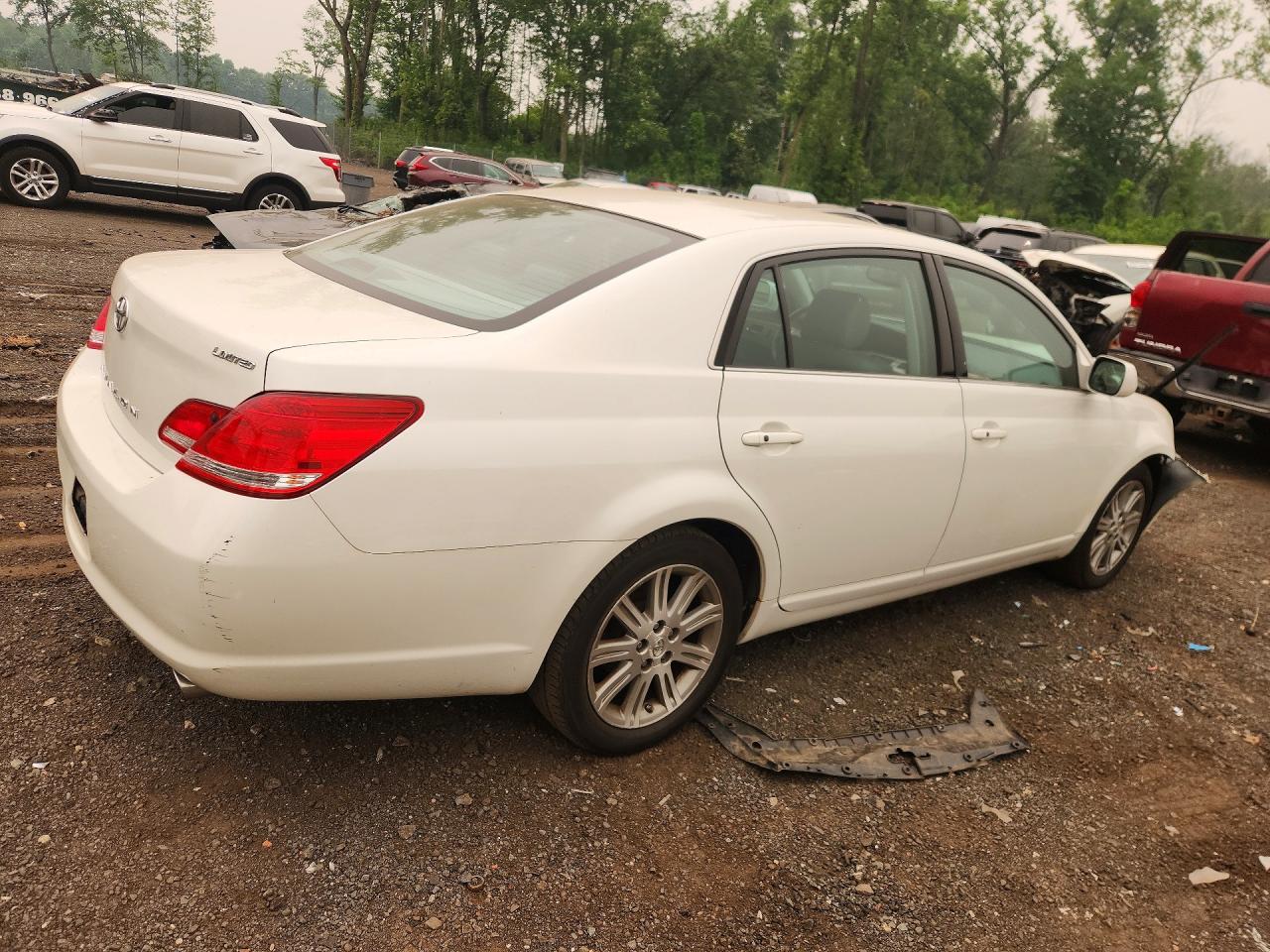 2007 Toyota Avalon Limited White vin: 4T1BK36B27U232806