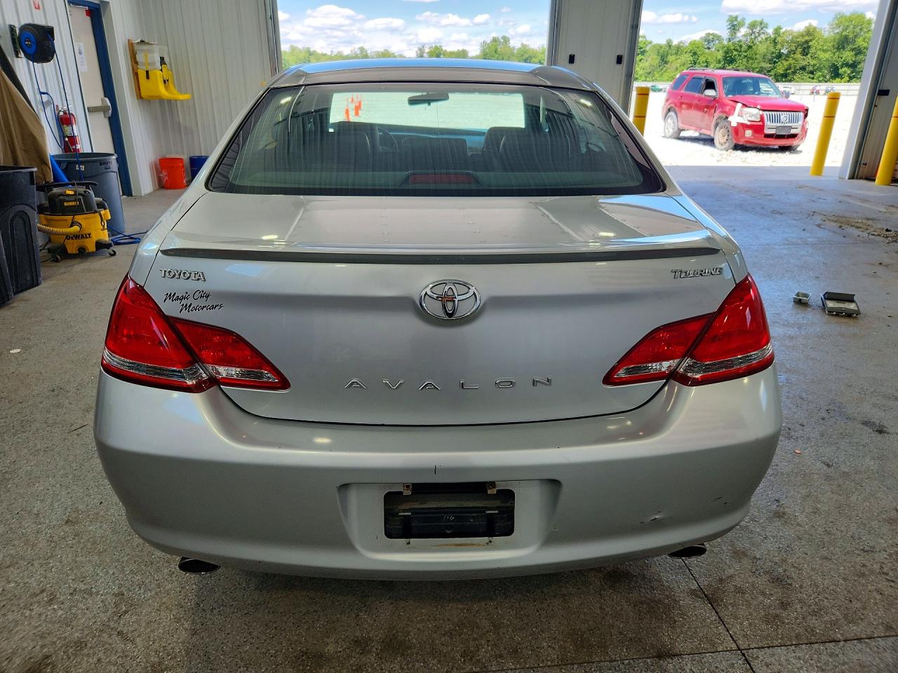 2007 Toyota Avalon Touring Silver vin: 4T1BK36B27U238203