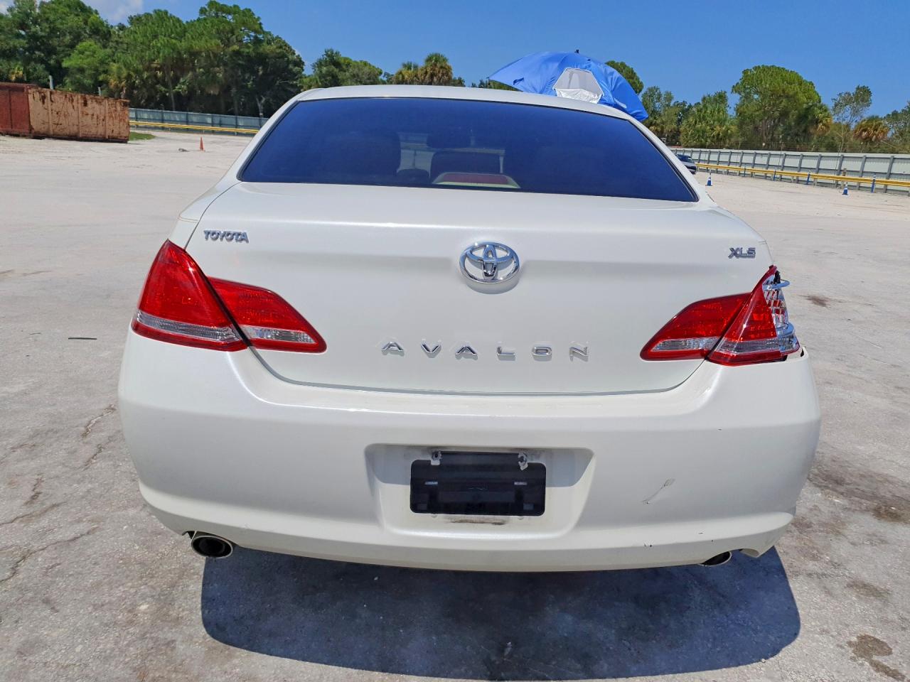 2007 Toyota Avalon Xls White vin: 4T1BK36B27U240078