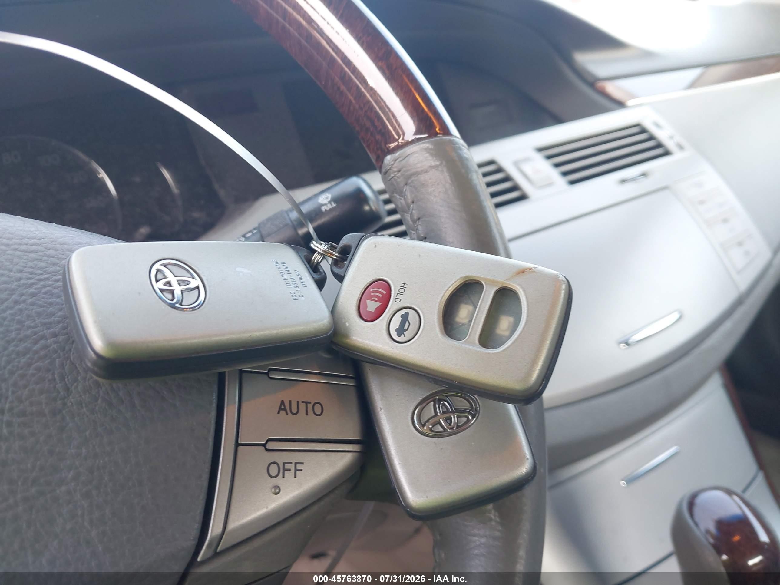 2008 Toyota Avalon Limited Серебряный vin: 4T1BK36B28U260848