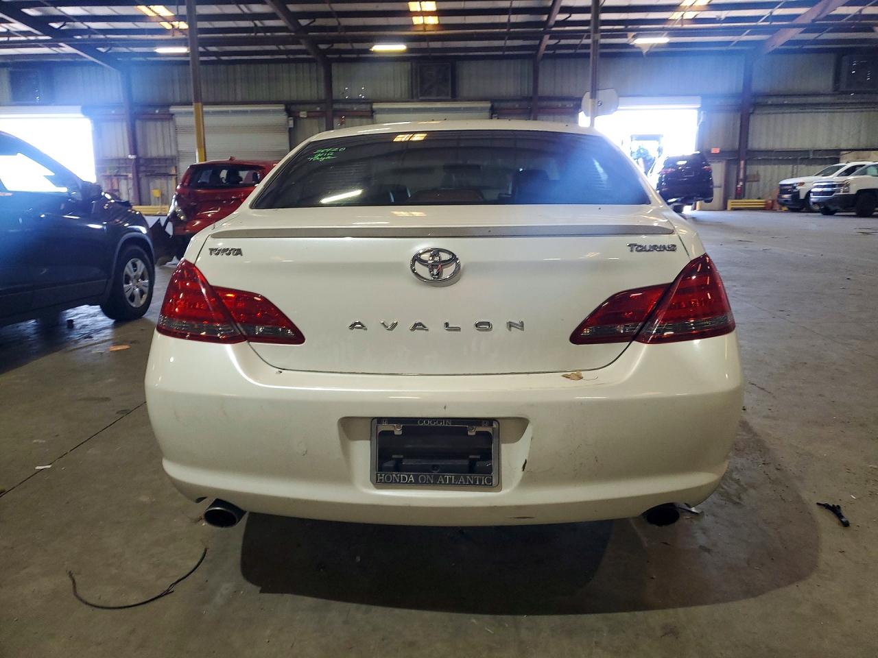 2008 Toyota Avalon Touring White vin: 4T1BK36B28U279089