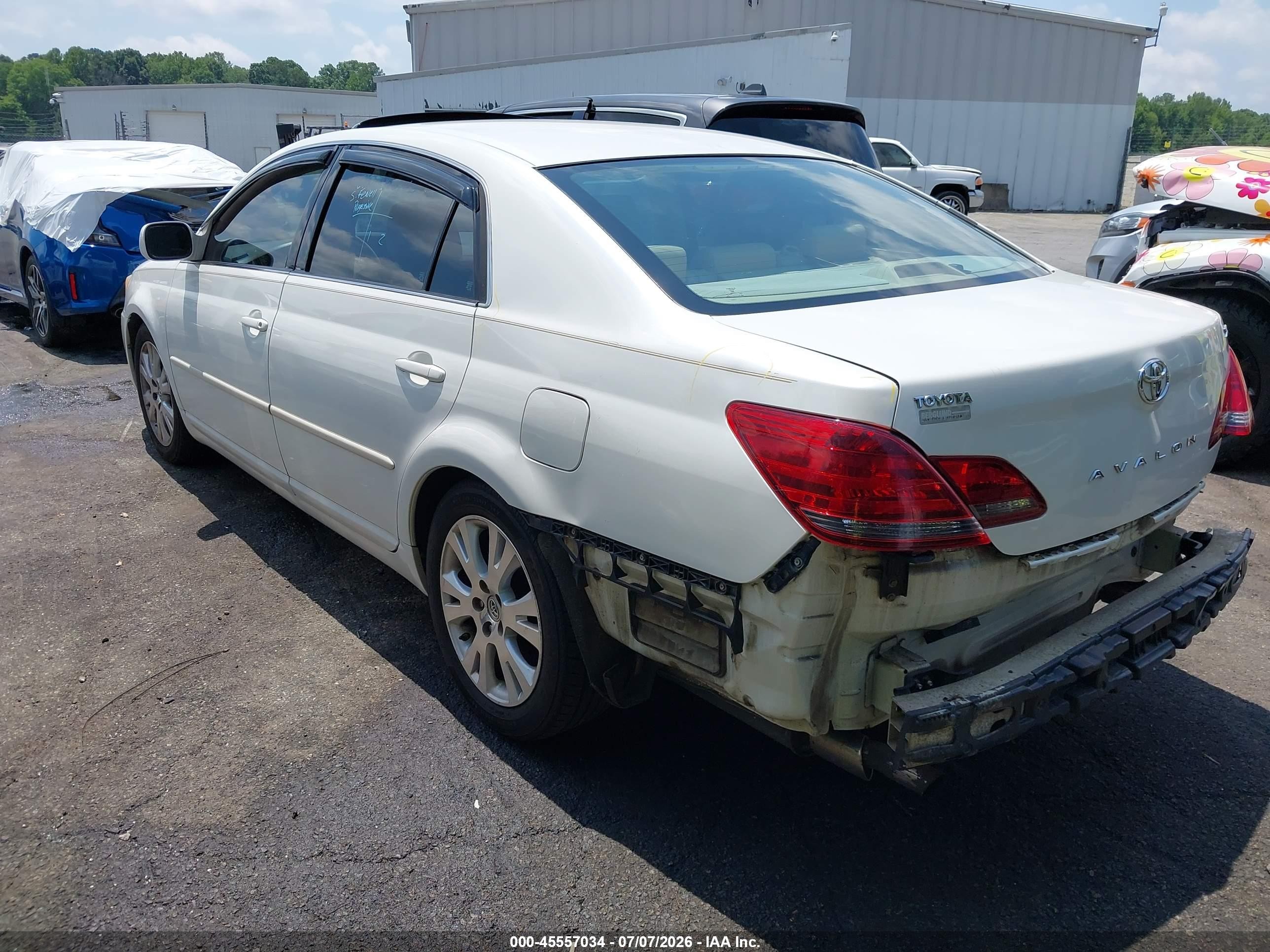 2008 Toyota Avalon Xls White vin: 4T1BK36B28U301074