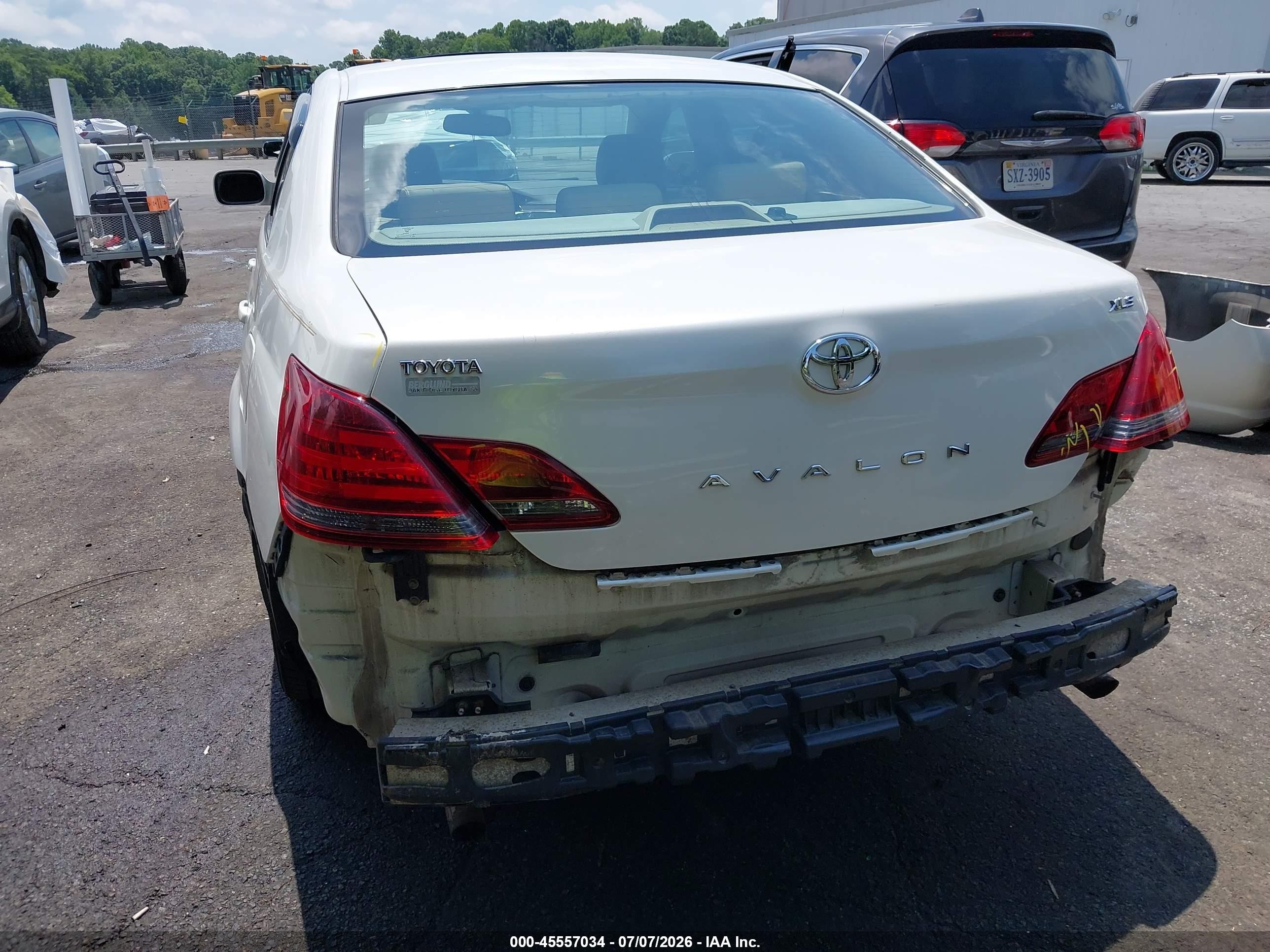 2008 Toyota Avalon Xls White vin: 4T1BK36B28U301074