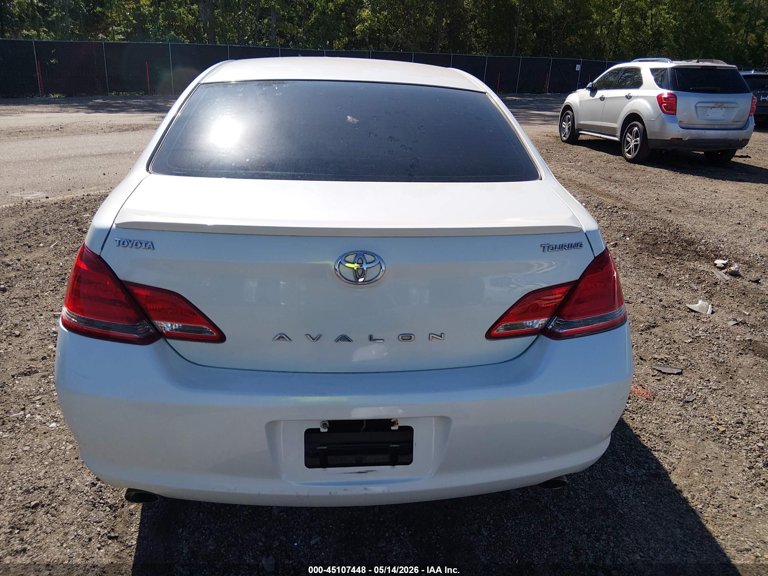 2005 Toyota Avalon Touring White vin: 4T1BK36B35U031574