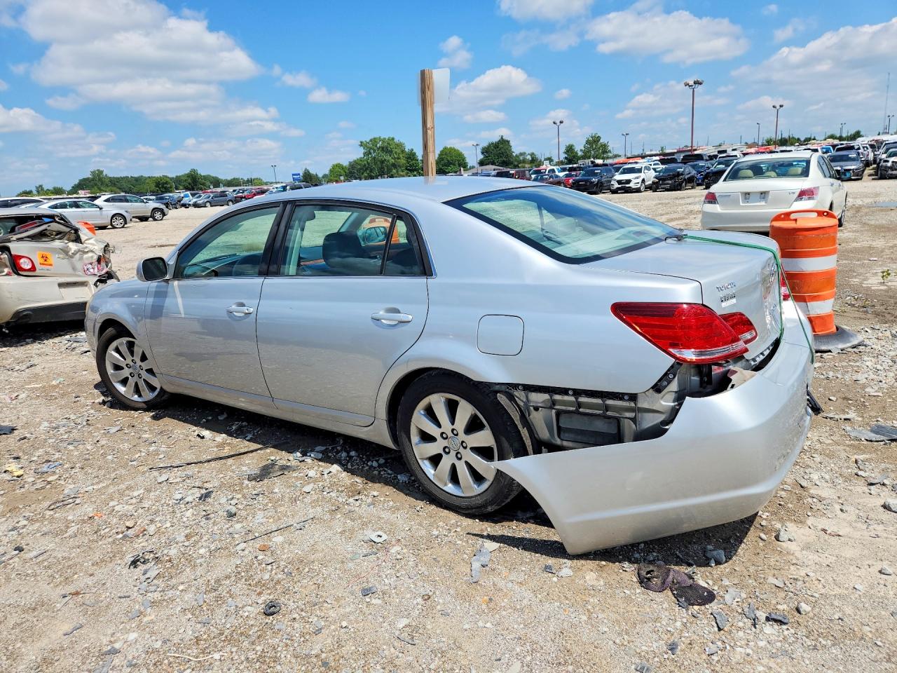2005 Toyota Avalon Xls Silver vin: 4T1BK36B35U038797