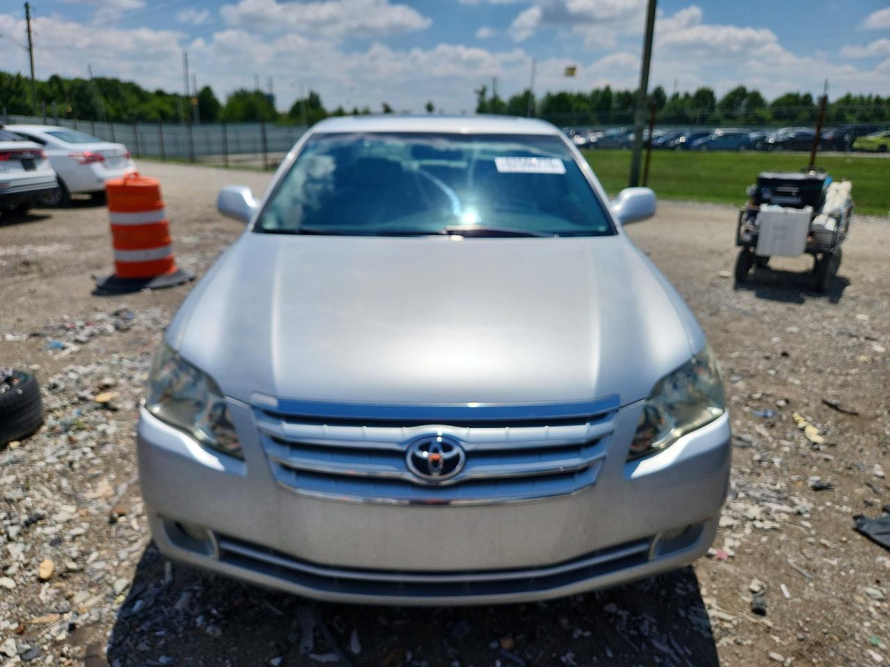 2005 Toyota Avalon Xls Silver vin: 4T1BK36B35U038797