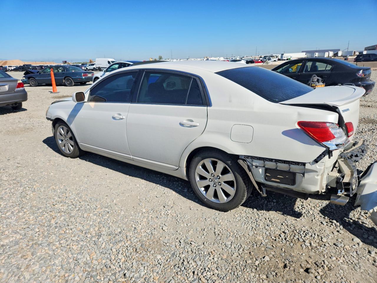 2006 Toyota Avalon Xls White vin: 4T1BK36B36U165793