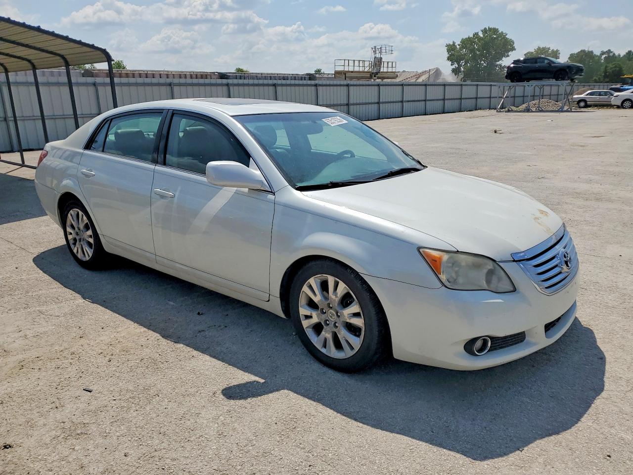 2008 Toyota Avalon 4d 2wd White vin: 4T1BK36B38U260373
