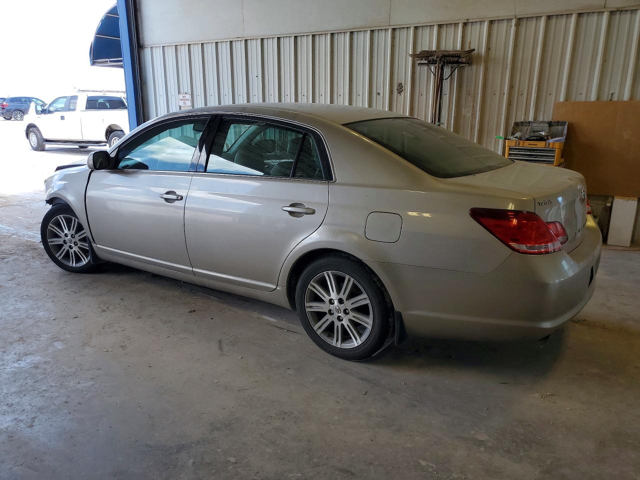 2005 Toyota Avalon Limited Tan vin: 4T1BK36B45U024021