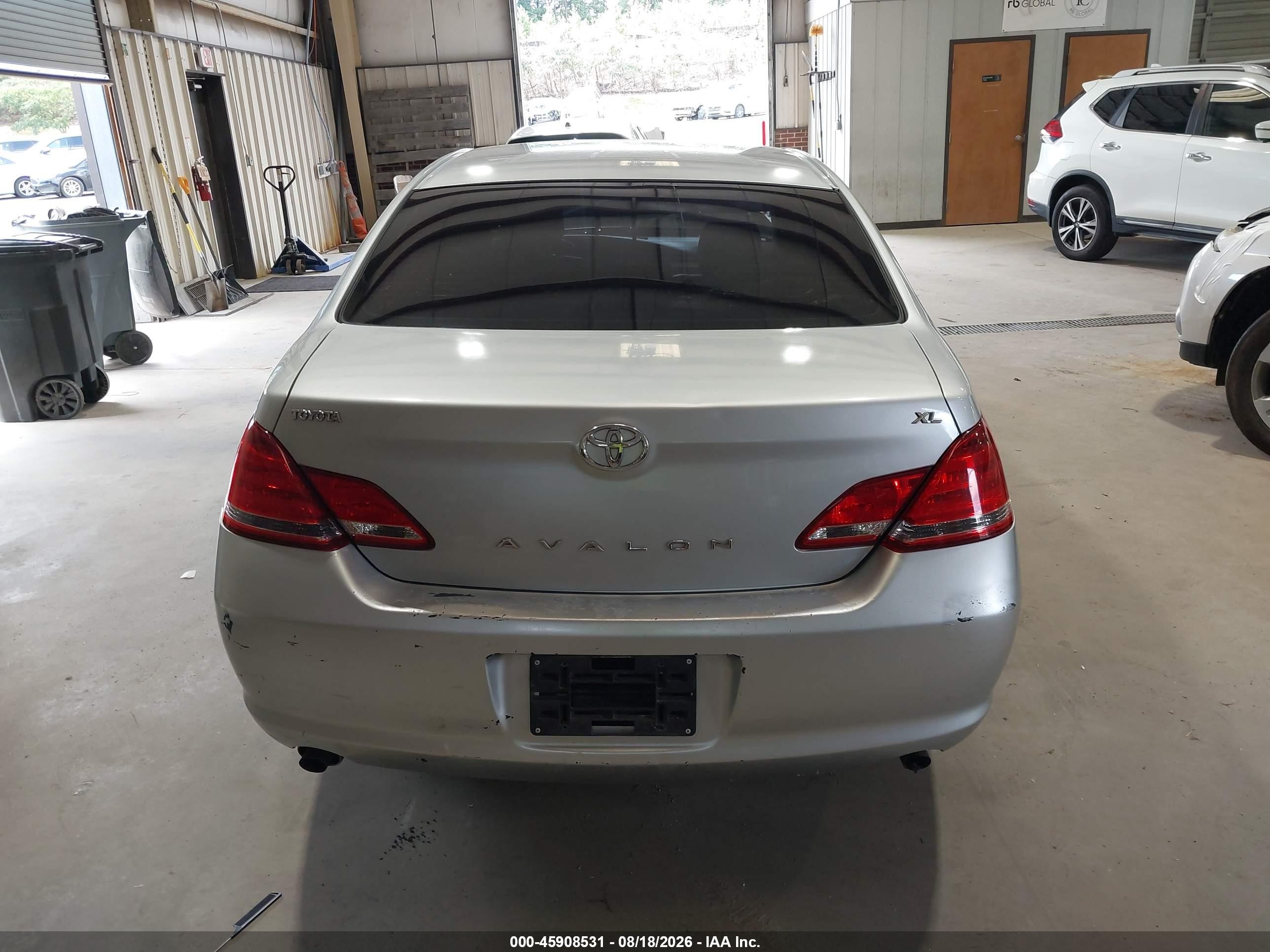 2005 Toyota Avalon Xl Silver vin: 4T1BK36B45U027422