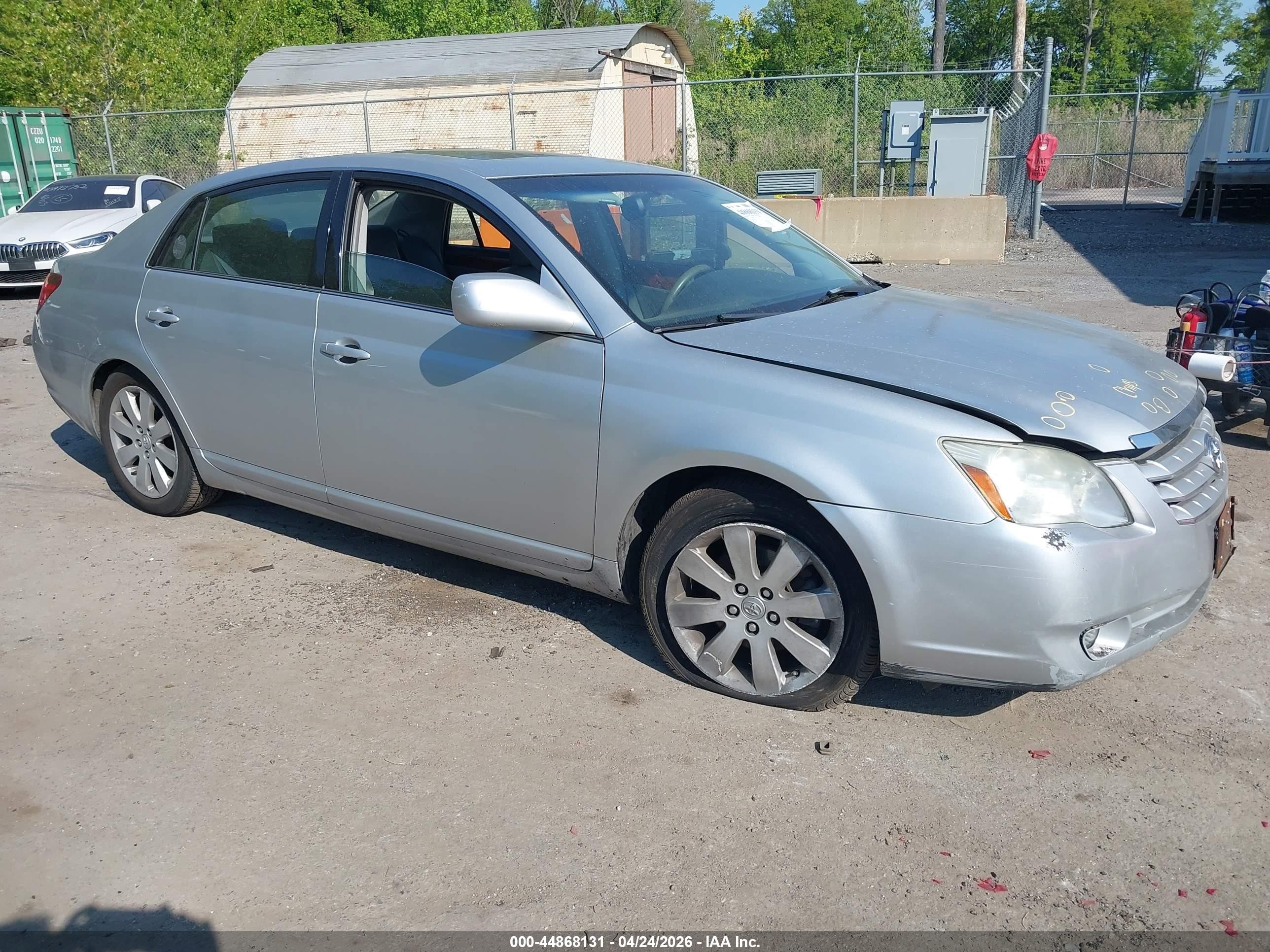 4T1BK36B45U062011