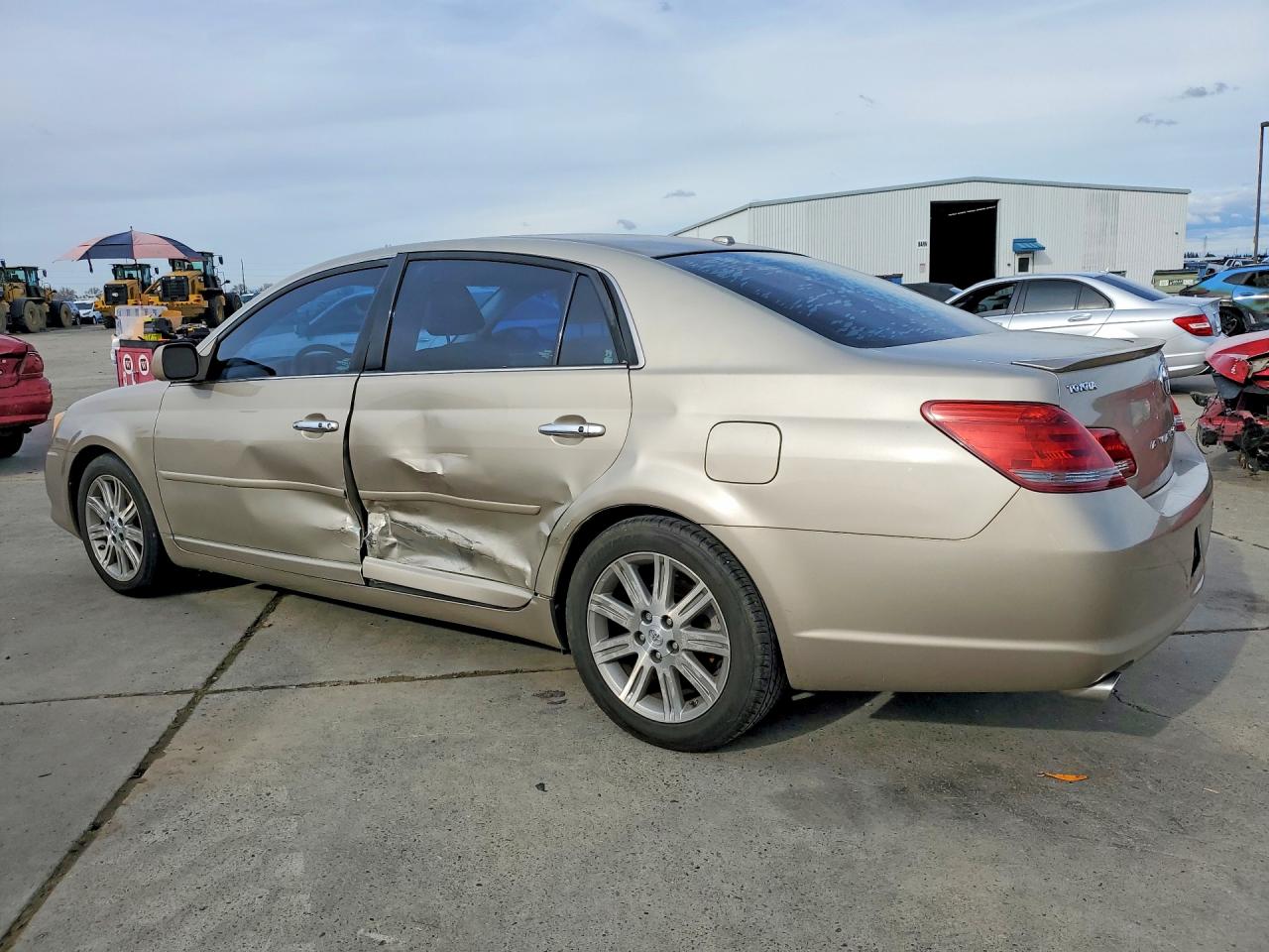 2009 Toyota Avalon Gold vin: 4T1BK36B49U324325