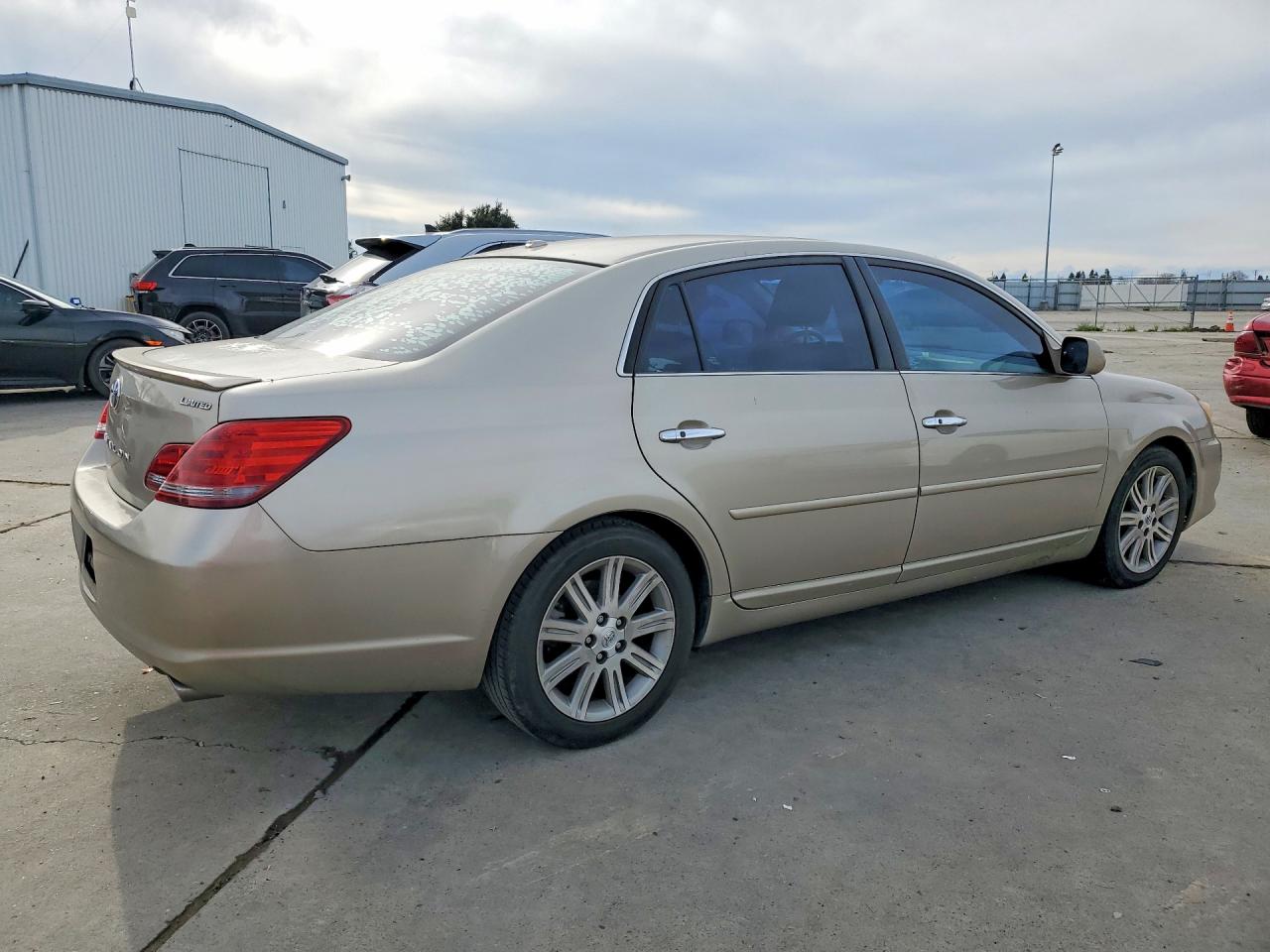 2009 Toyota Avalon Gold vin: 4T1BK36B49U324325