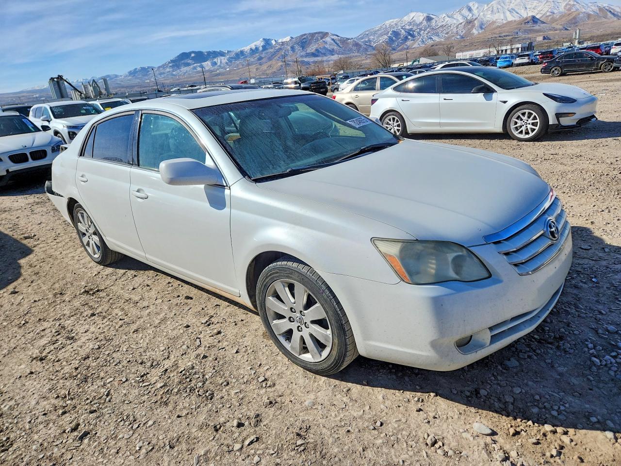 2005 Toyota Avalon Xls White vin: 4T1BK36B55U004506