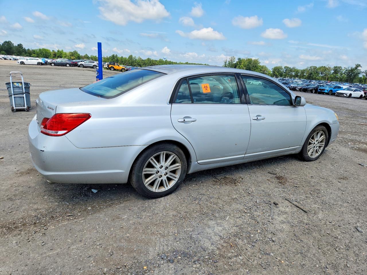 2005 Toyota Avalon Limited Серебряный vin: 4T1BK36B55U016378