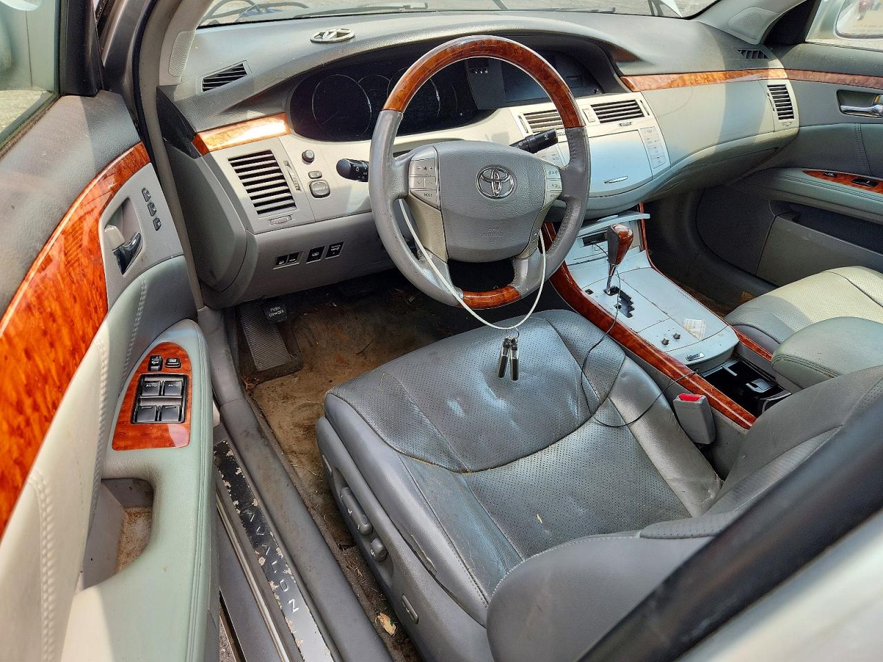 2005 Toyota Avalon Limited Серебряный vin: 4T1BK36B55U016378