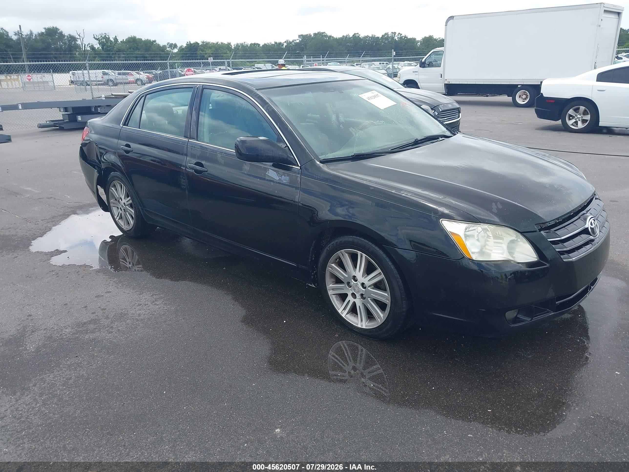 4T1BK36B57U190728