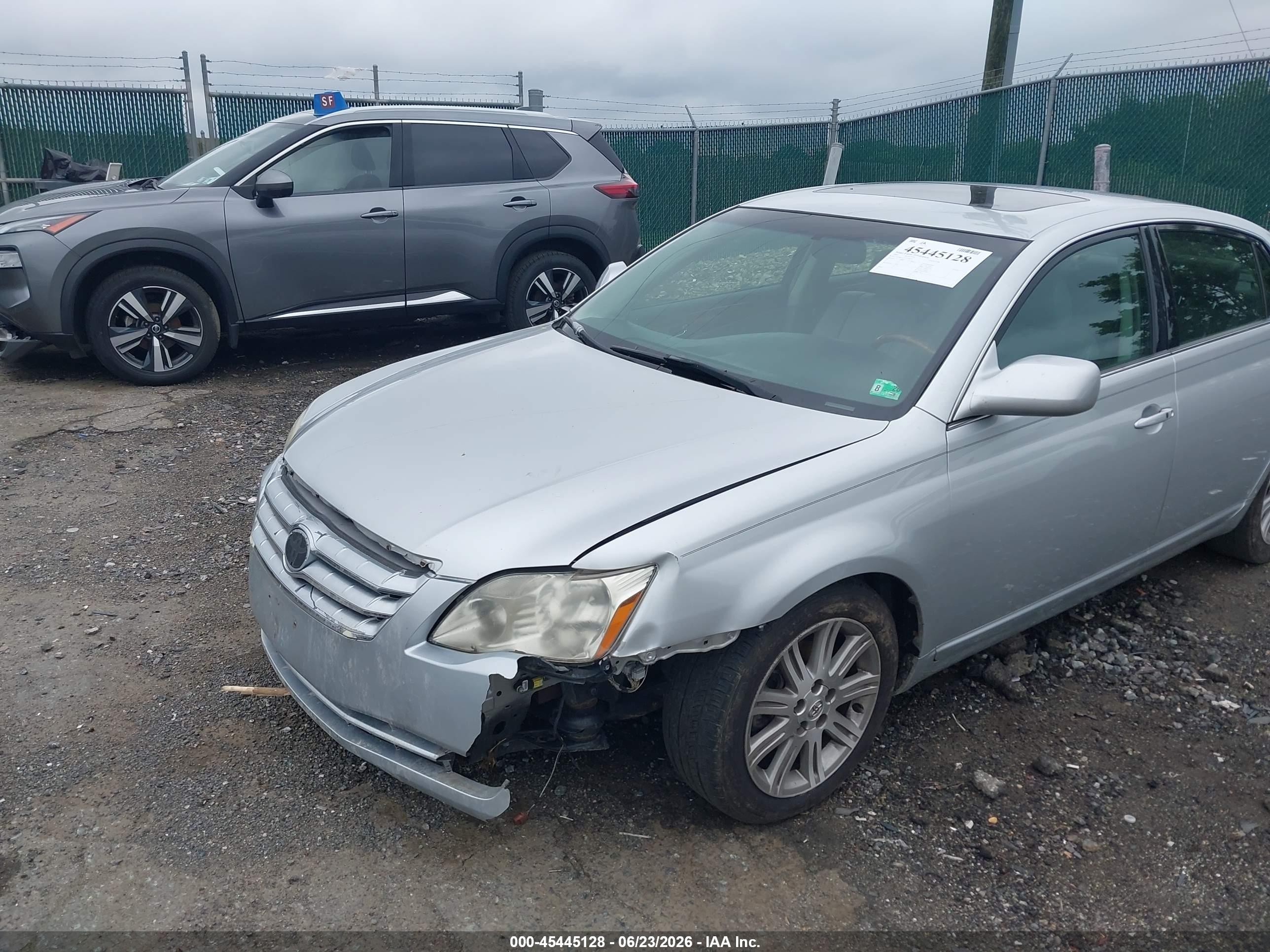 2007 Toyota Avalon Limited Silver vin: 4T1BK36B57U218219