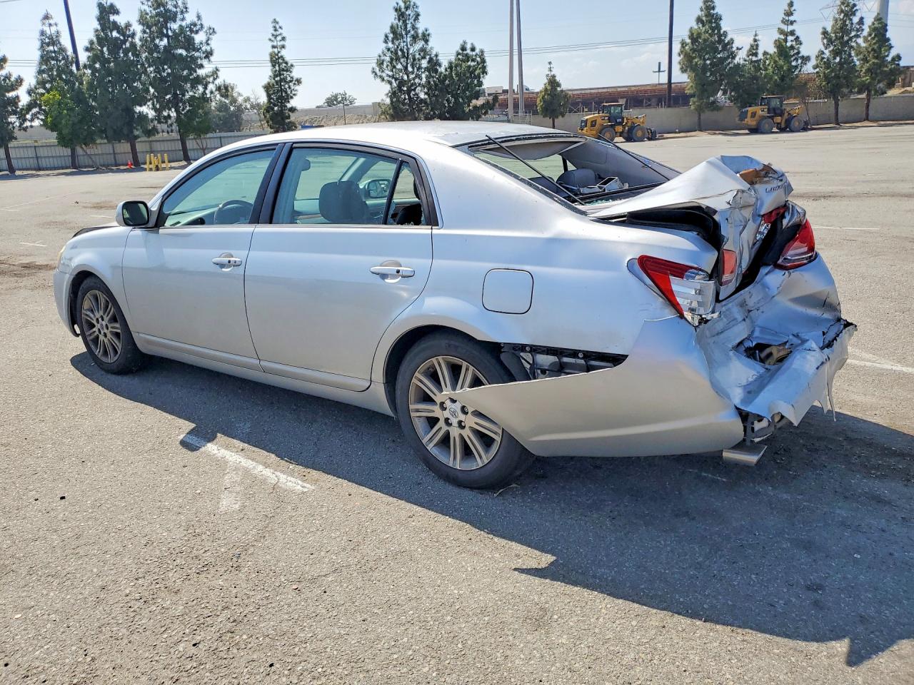 2007 Toyota Avalon Silver vin: 4T1BK36B57U250409