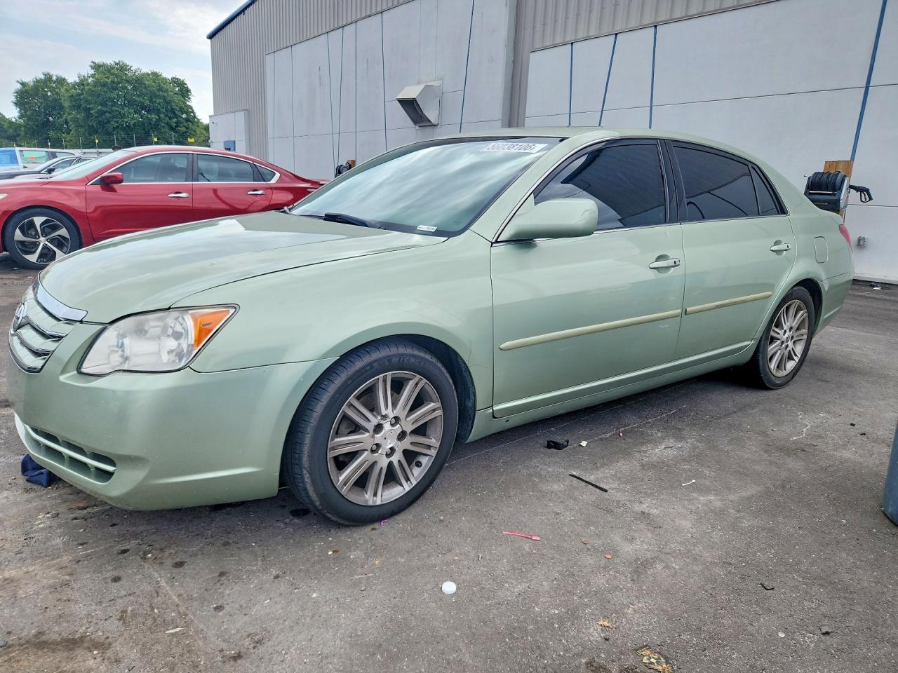 2005 Toyota Avalon Limited Green vin: 4T1BK36B65U003252