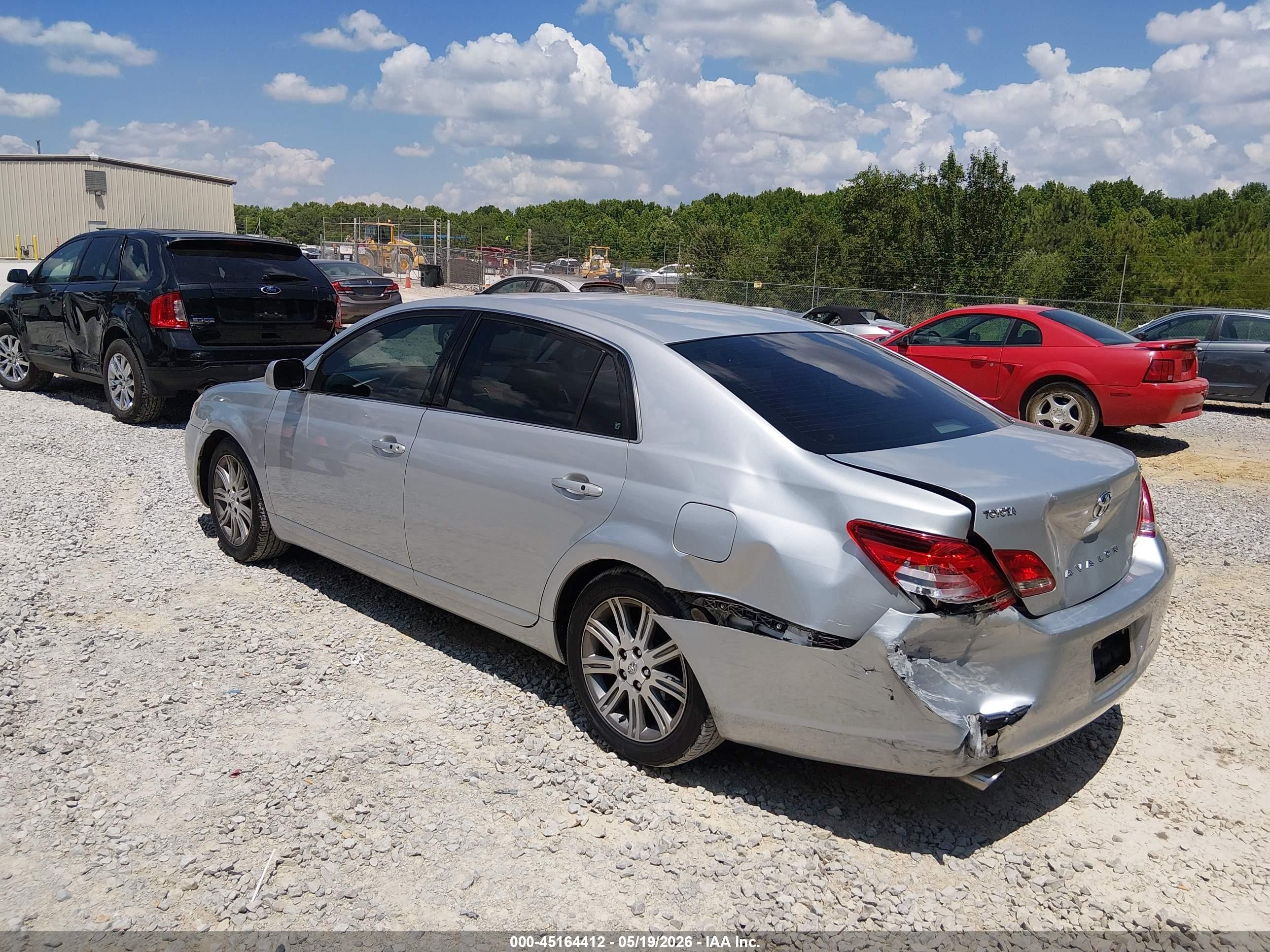 2005 Toyota Avalon Limited Silver vin: 4T1BK36B65U005177