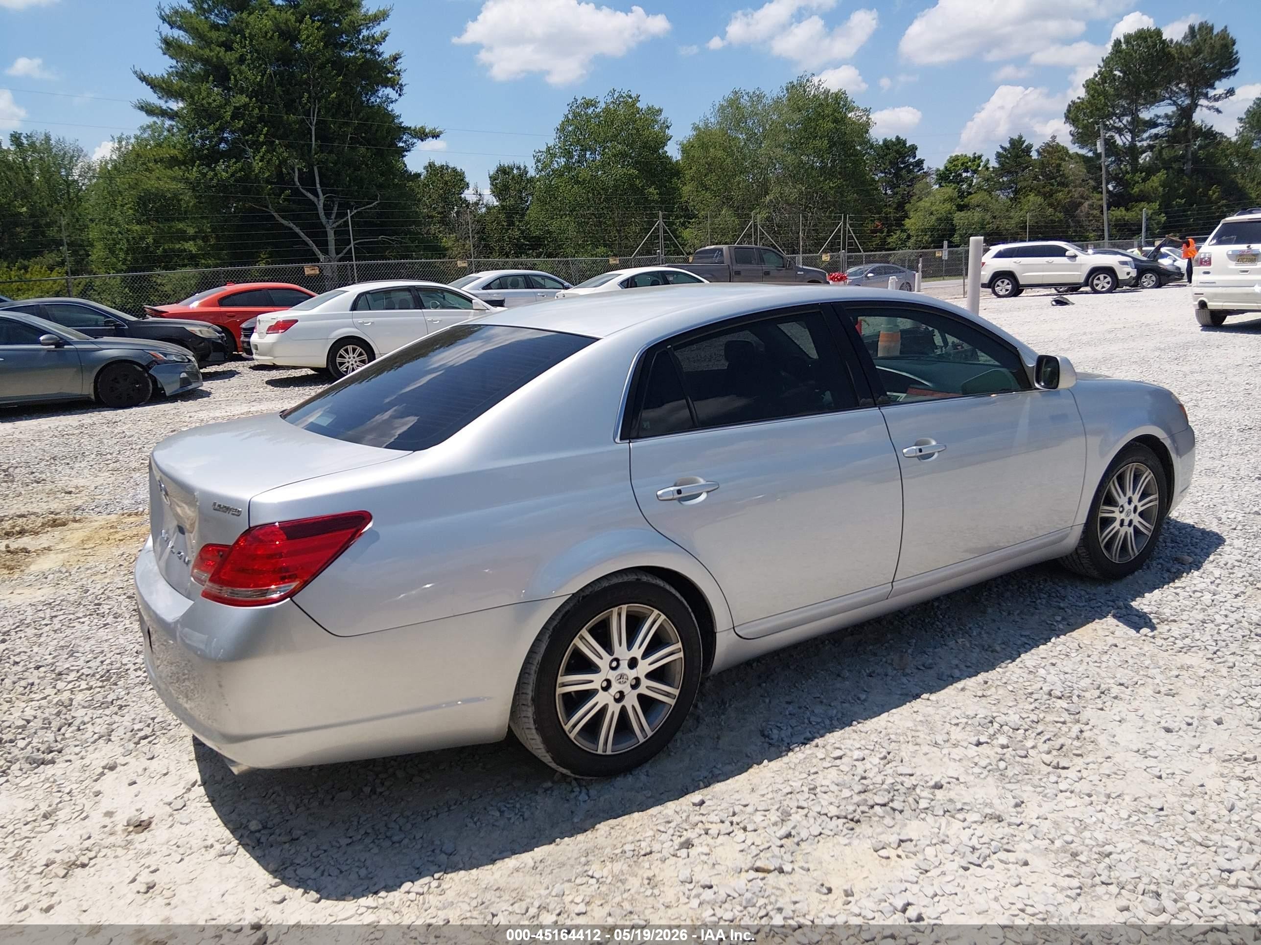 2005 Toyota Avalon Limited Silver vin: 4T1BK36B65U005177