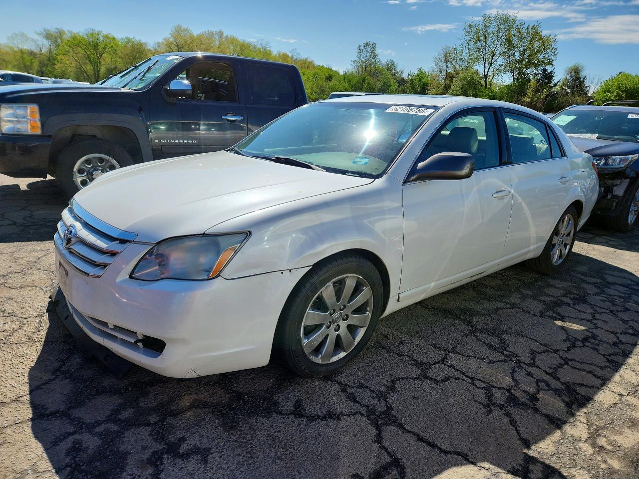 2005 Toyota Avalon Xls White vin: 4T1BK36B65U012775