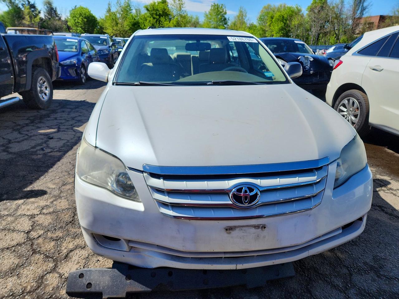 2005 Toyota Avalon Xls White vin: 4T1BK36B65U012775