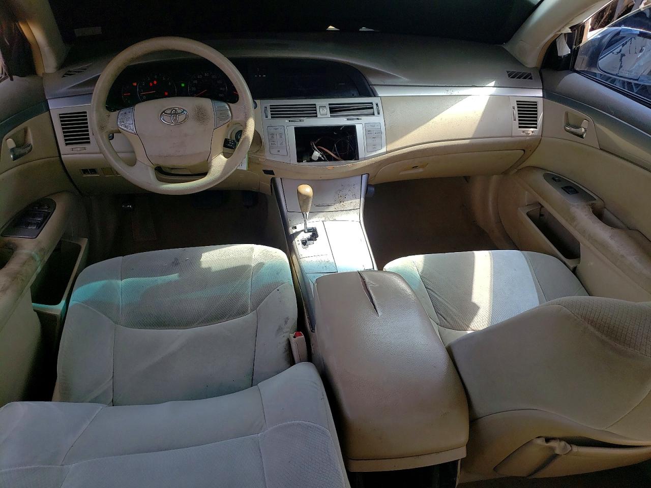2005 Toyota Avalon Xl Gold vin: 4T1BK36B65U031598