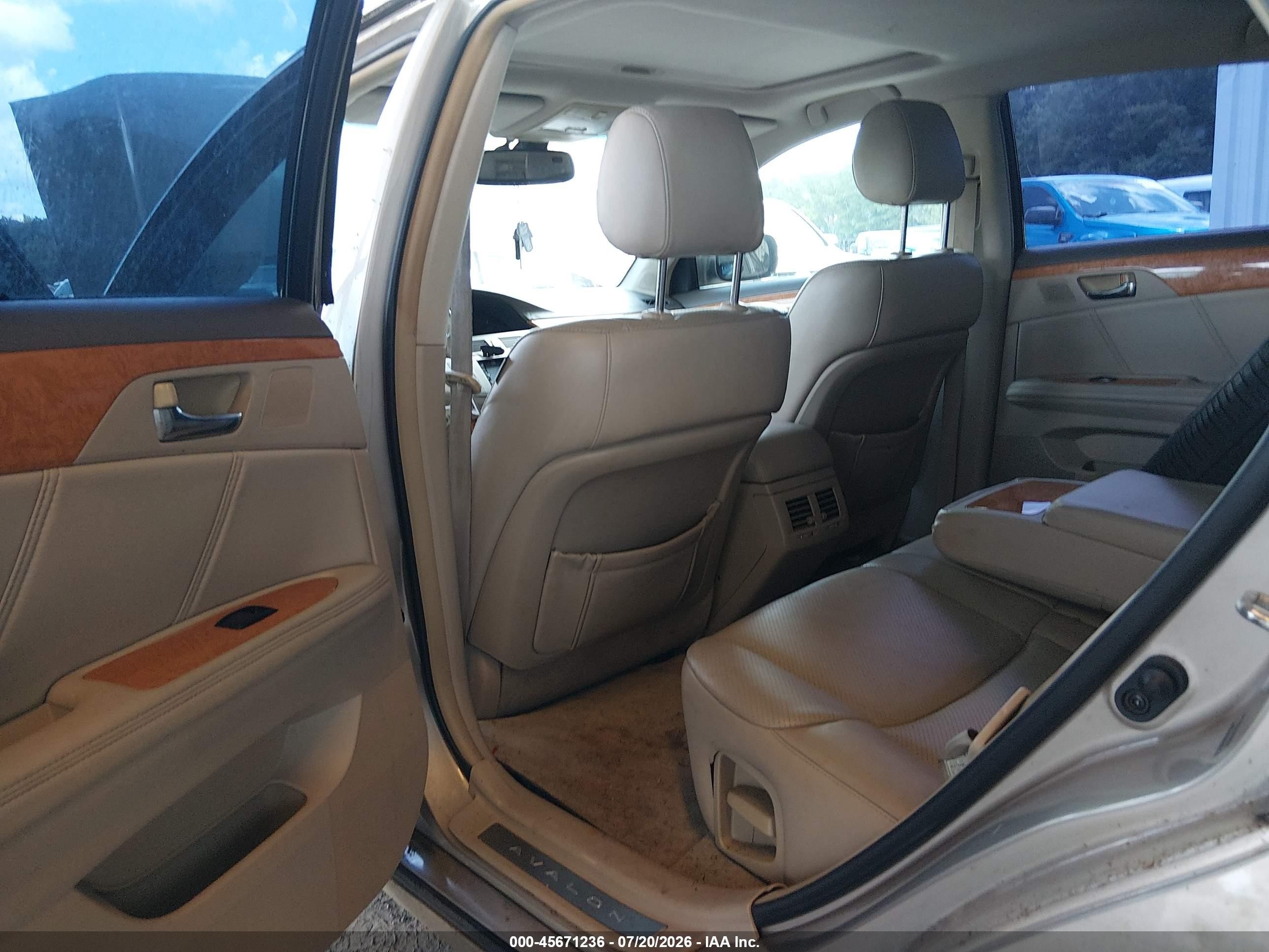 2006 Toyota Avalon Limited Gold vin: 4T1BK36B66U092497