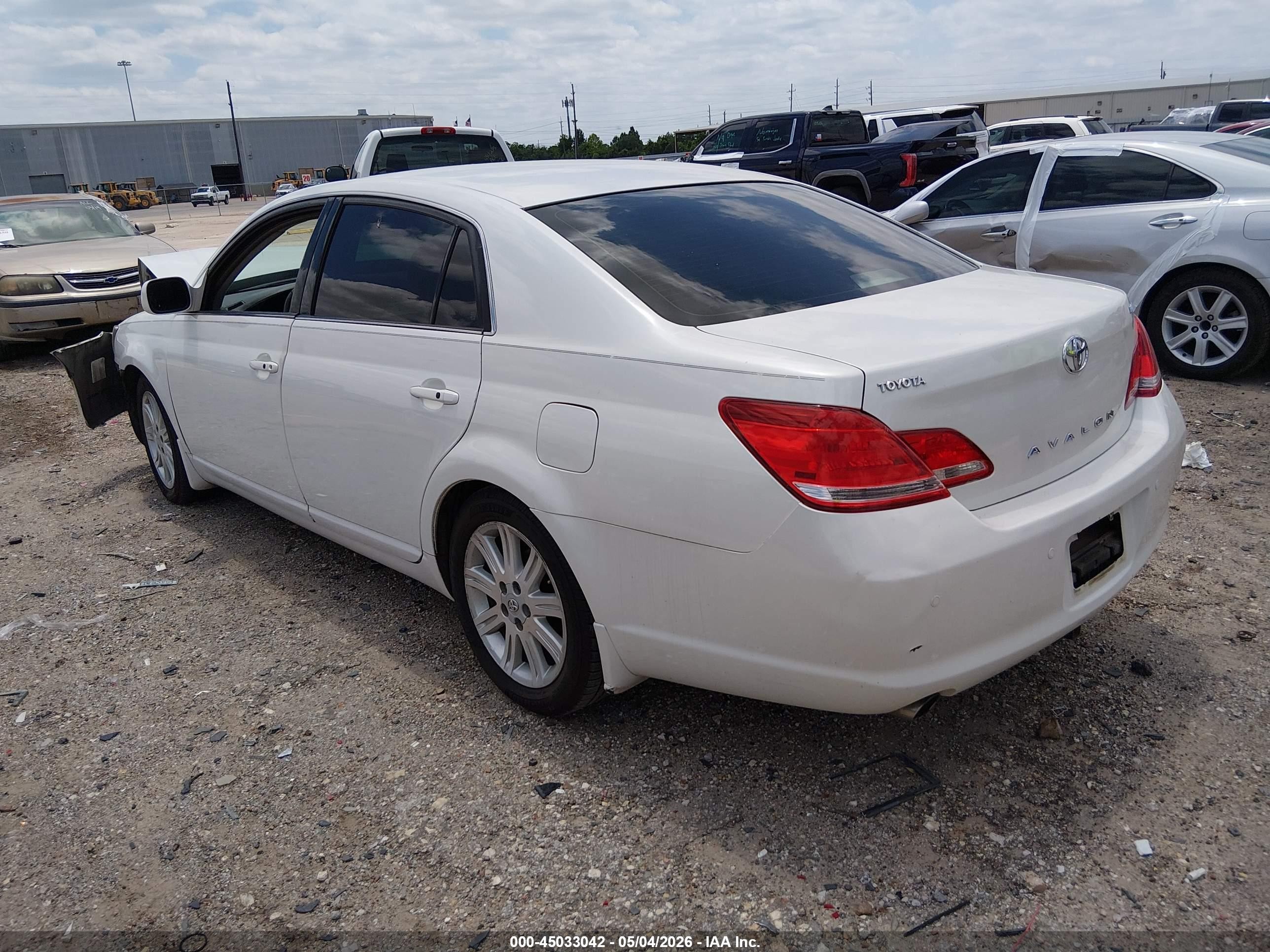 2006 Toyota Avalon Limited White vin: 4T1BK36B66U165870