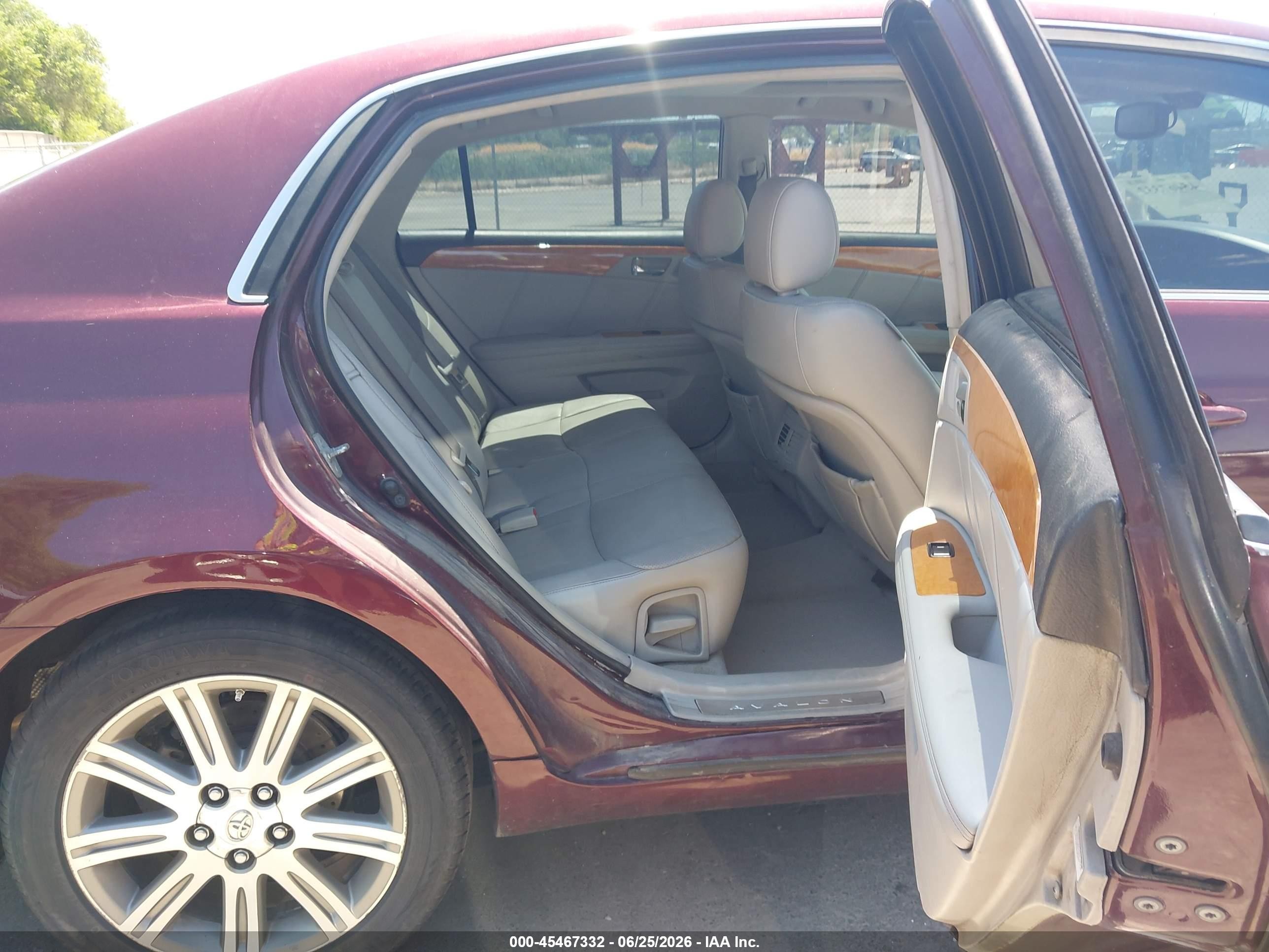 2007 Toyota Avalon Limited Burgundy vin: 4T1BK36B67U187854
