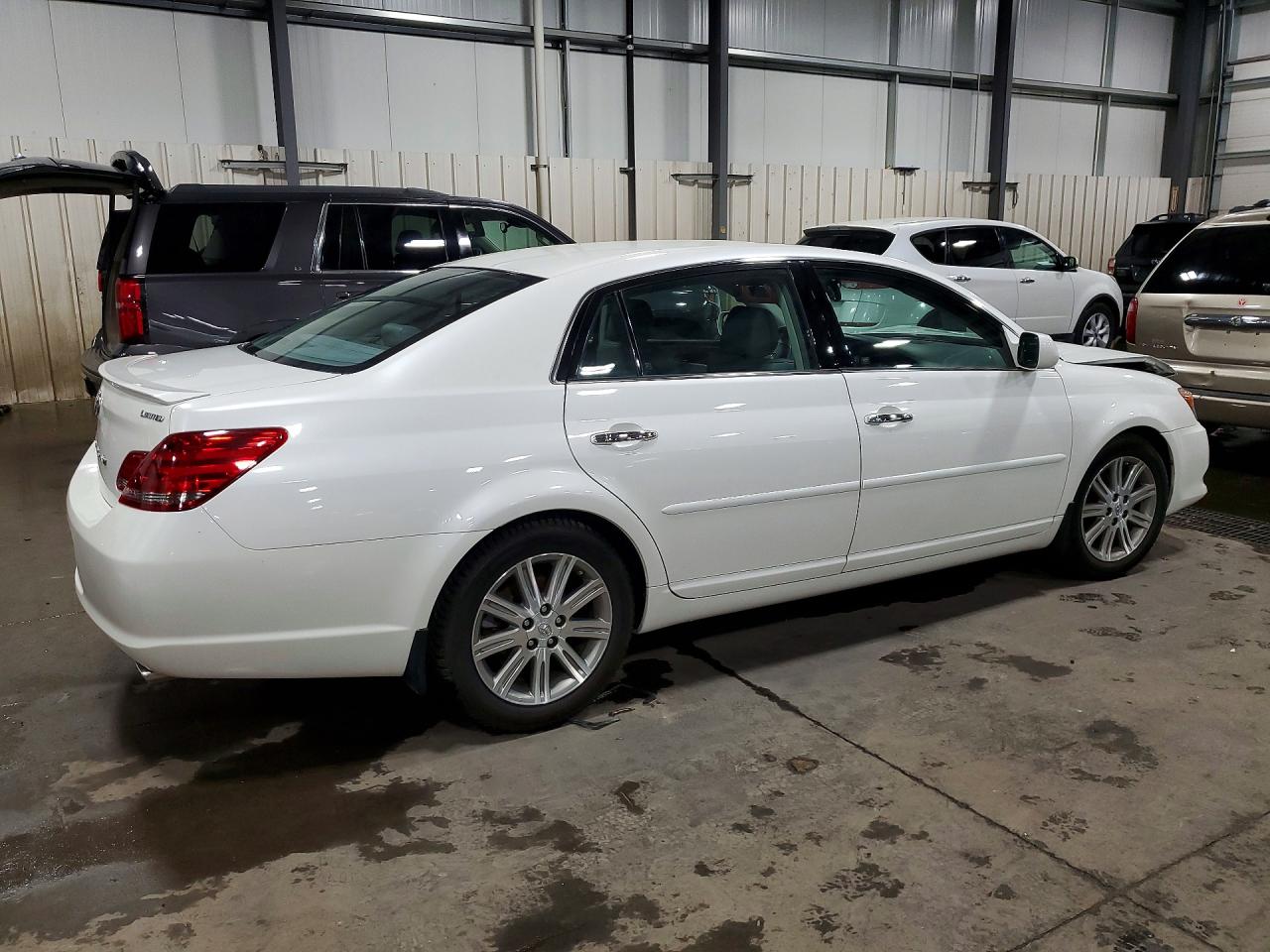 2008 Toyota Avalon Limited White vin: 4T1BK36B68U280360