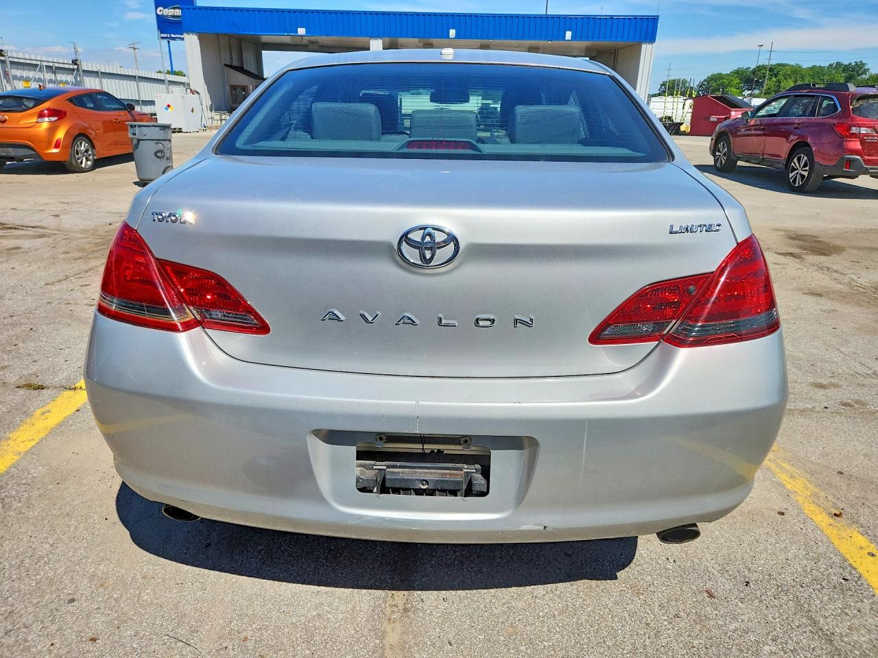 2009 Toyota Avalon Limited Silver vin: 4T1BK36B69U334919