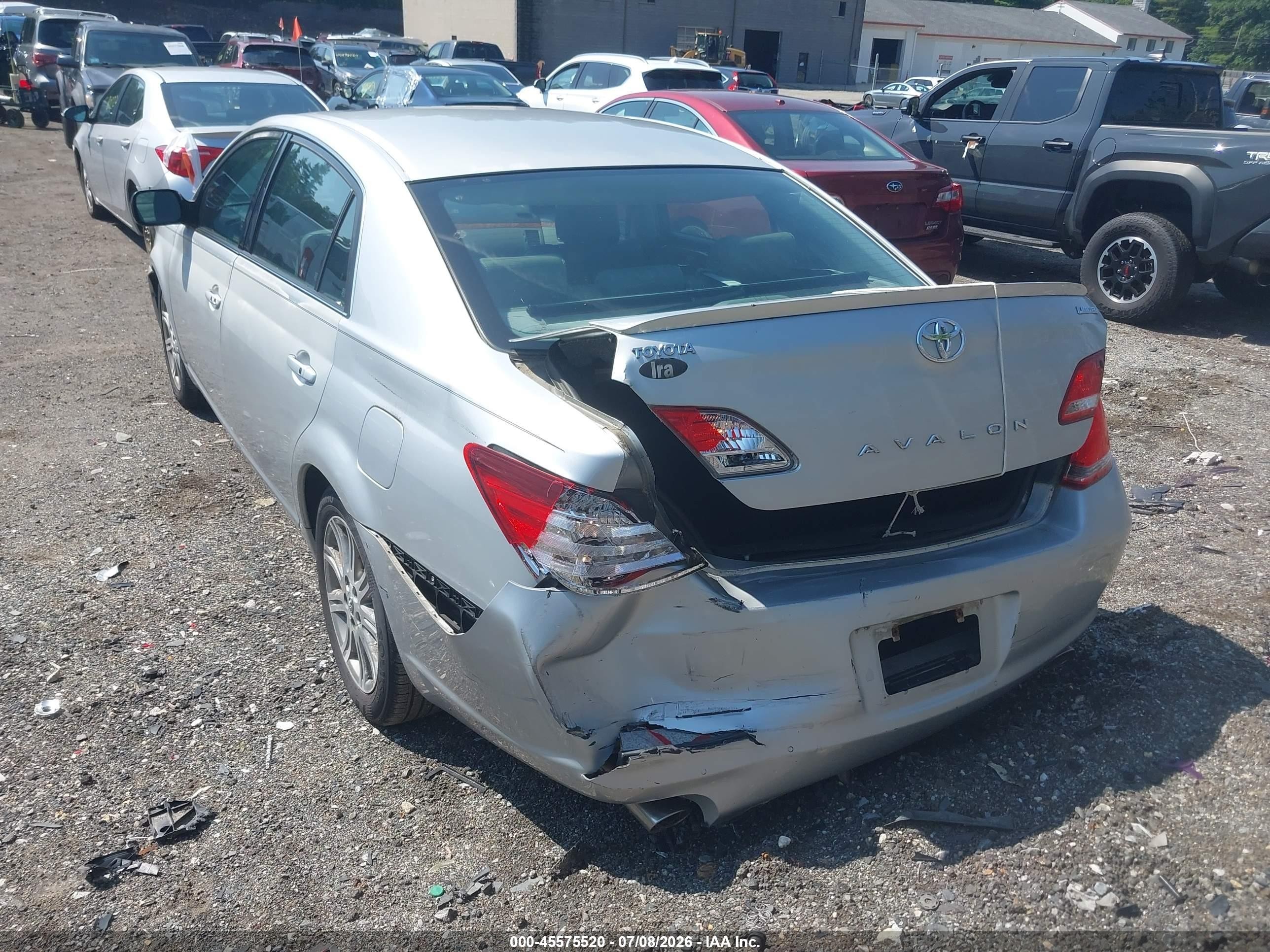 2005 Toyota Avalon Limited Silver vin: 4T1BK36B75U035384