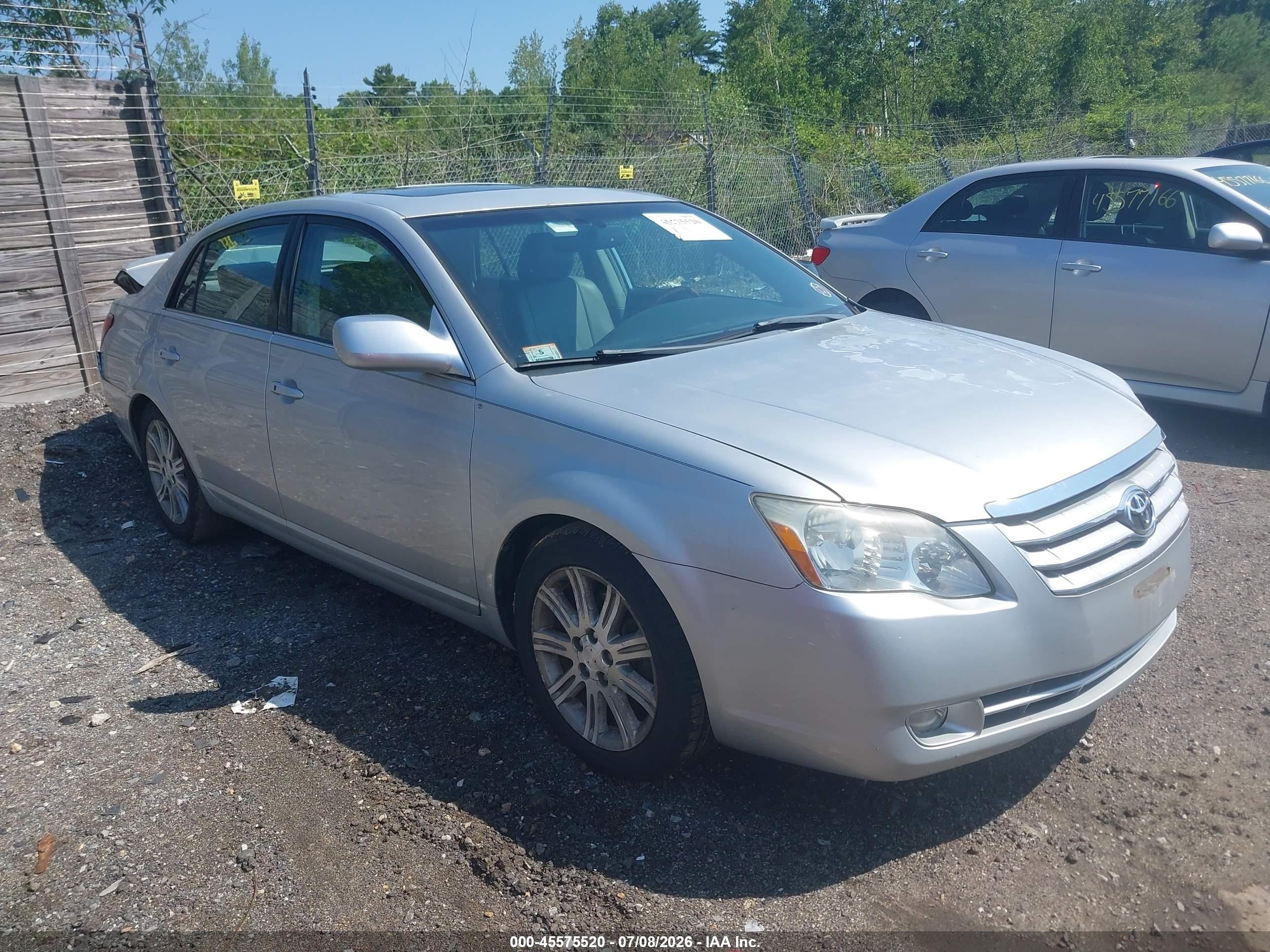 2005 Toyota Avalon Limited Silver vin: 4T1BK36B75U035384