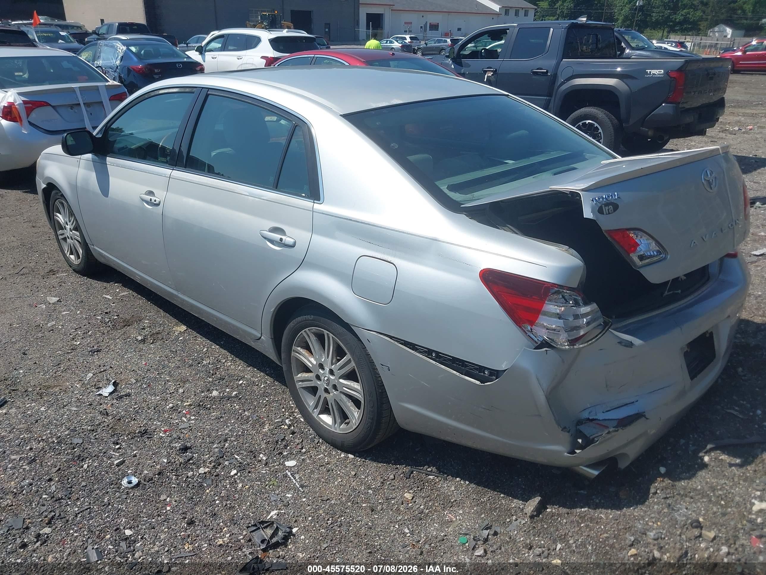 2005 Toyota Avalon Limited Silver vin: 4T1BK36B75U035384