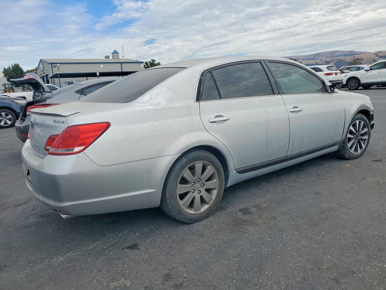 2005 Toyota Avalon Touring Silver vin: 4T1BK36B75U051813