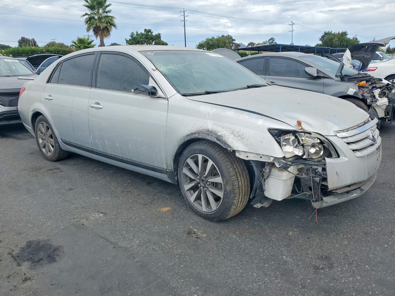 2005 Toyota Avalon Touring Silver vin: 4T1BK36B75U051813