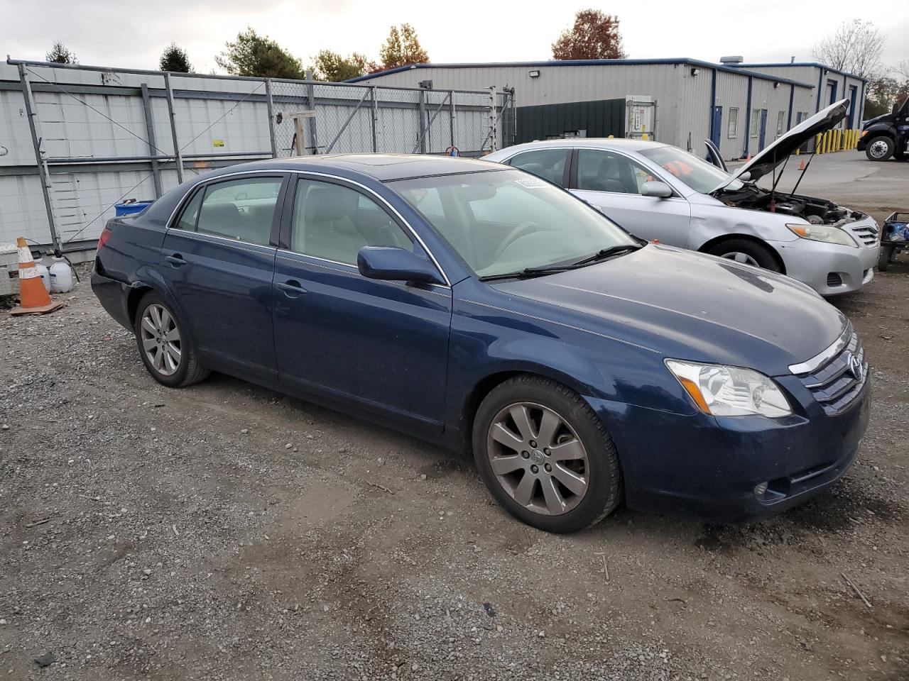 2005 Toyota Avalon Xl Blue vin: 4T1BK36B75U052332